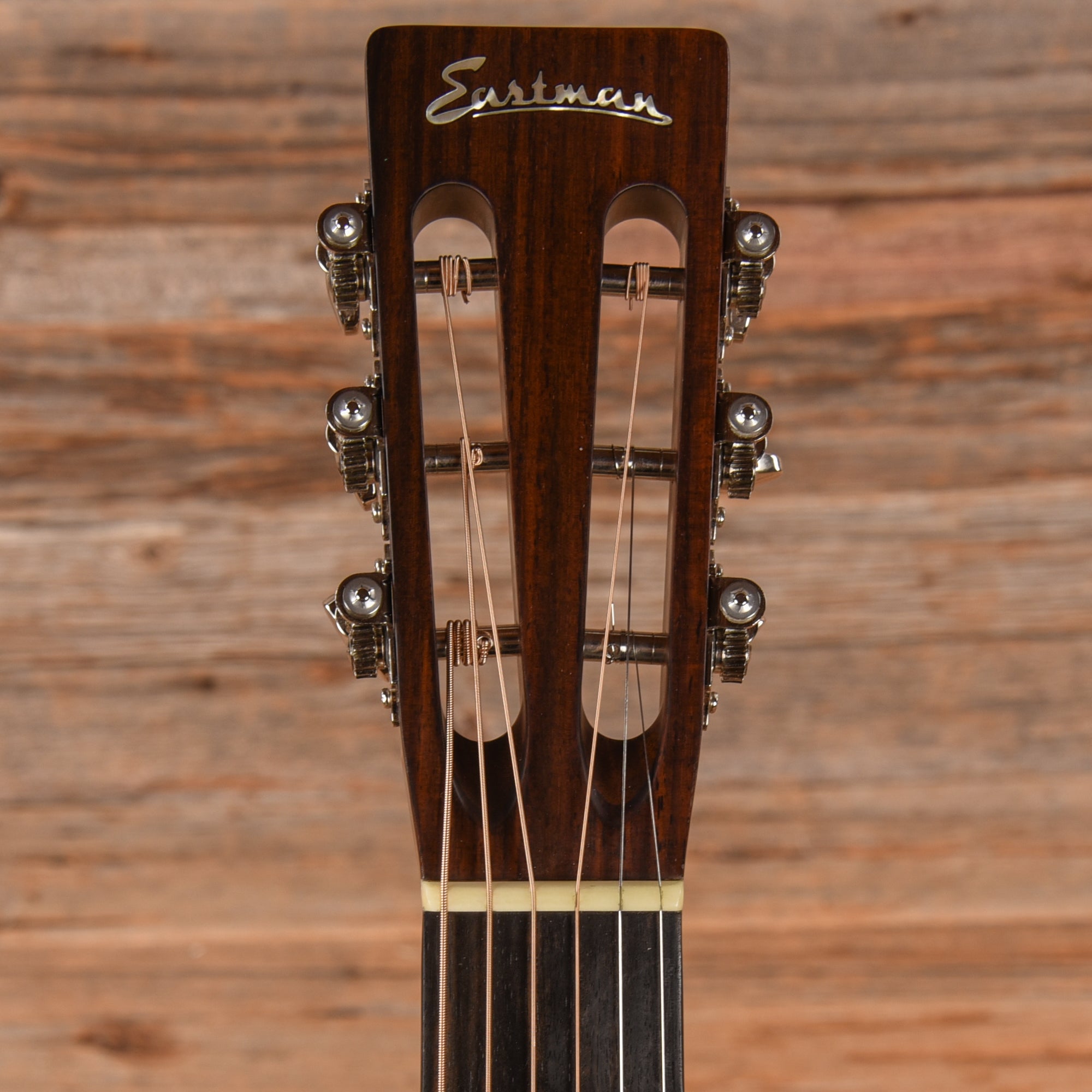 Eastman E20OO Natural Acoustic Guitars / OM and Auditorium