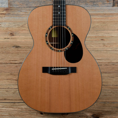 Eastman E2OM Natural Acoustic Guitars / OM and Auditorium