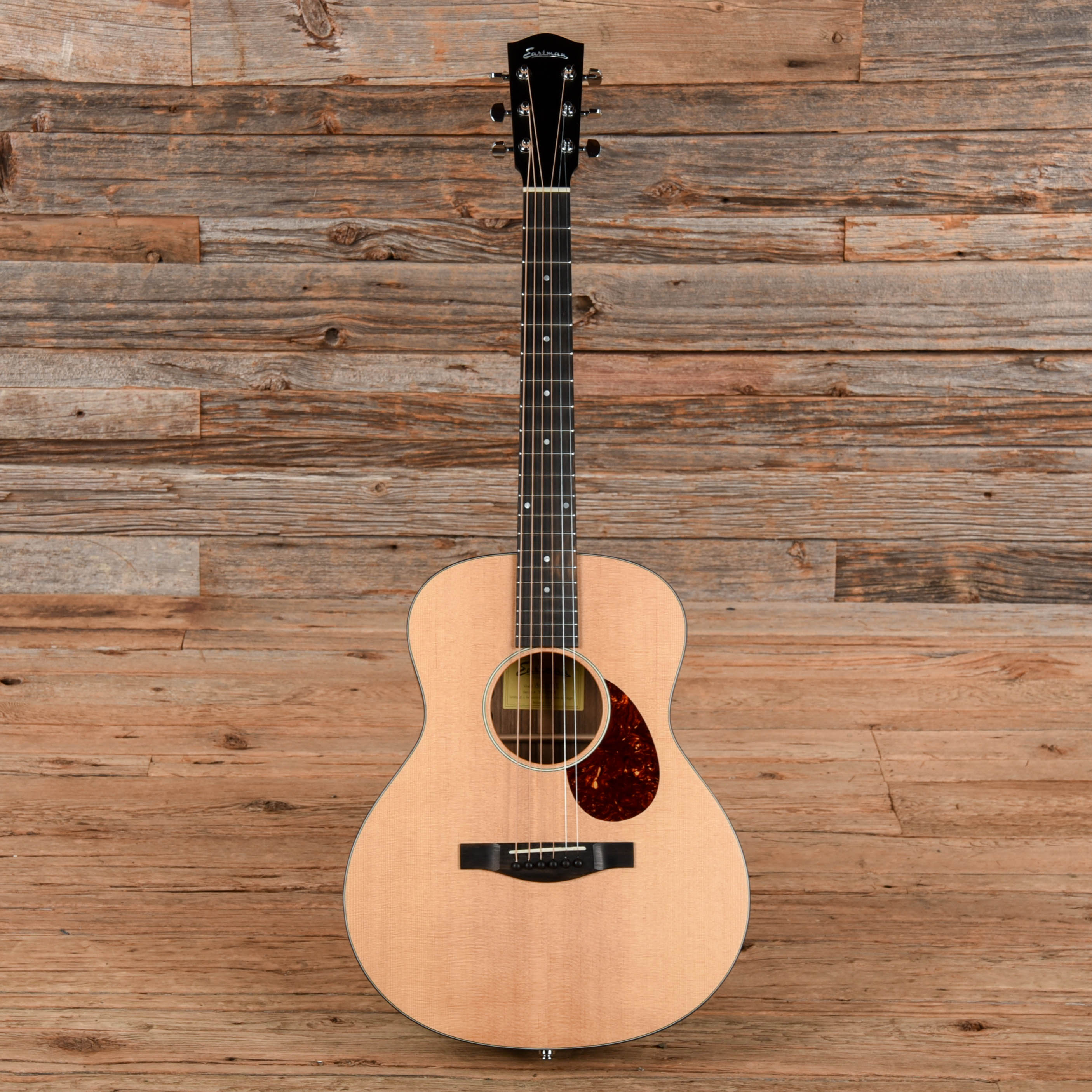 Eastman ACTG2E-OV Natural