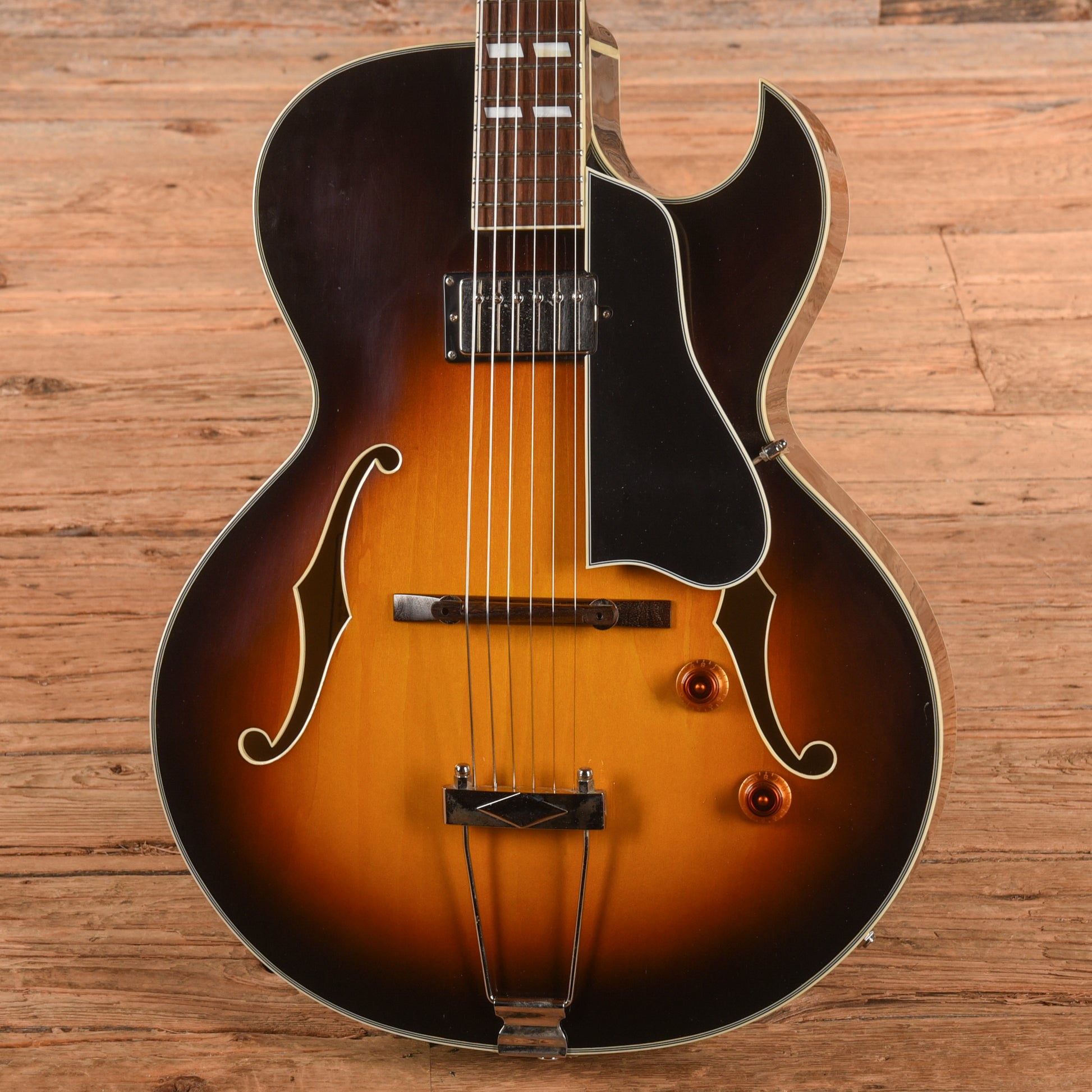 Eastman AR371CE Sunburst Electric Guitars