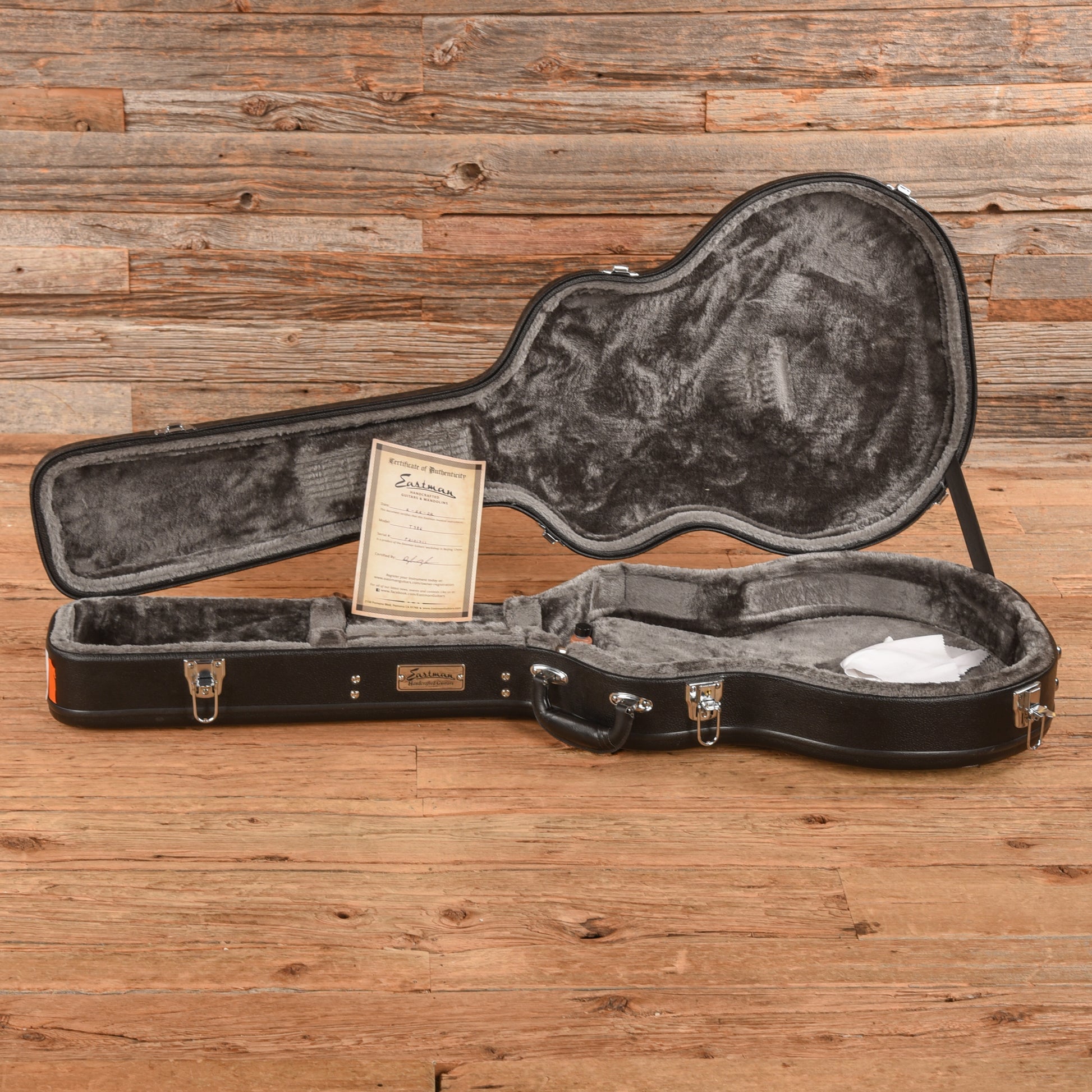 Eastman T386 Thinline Classic Electric Guitars