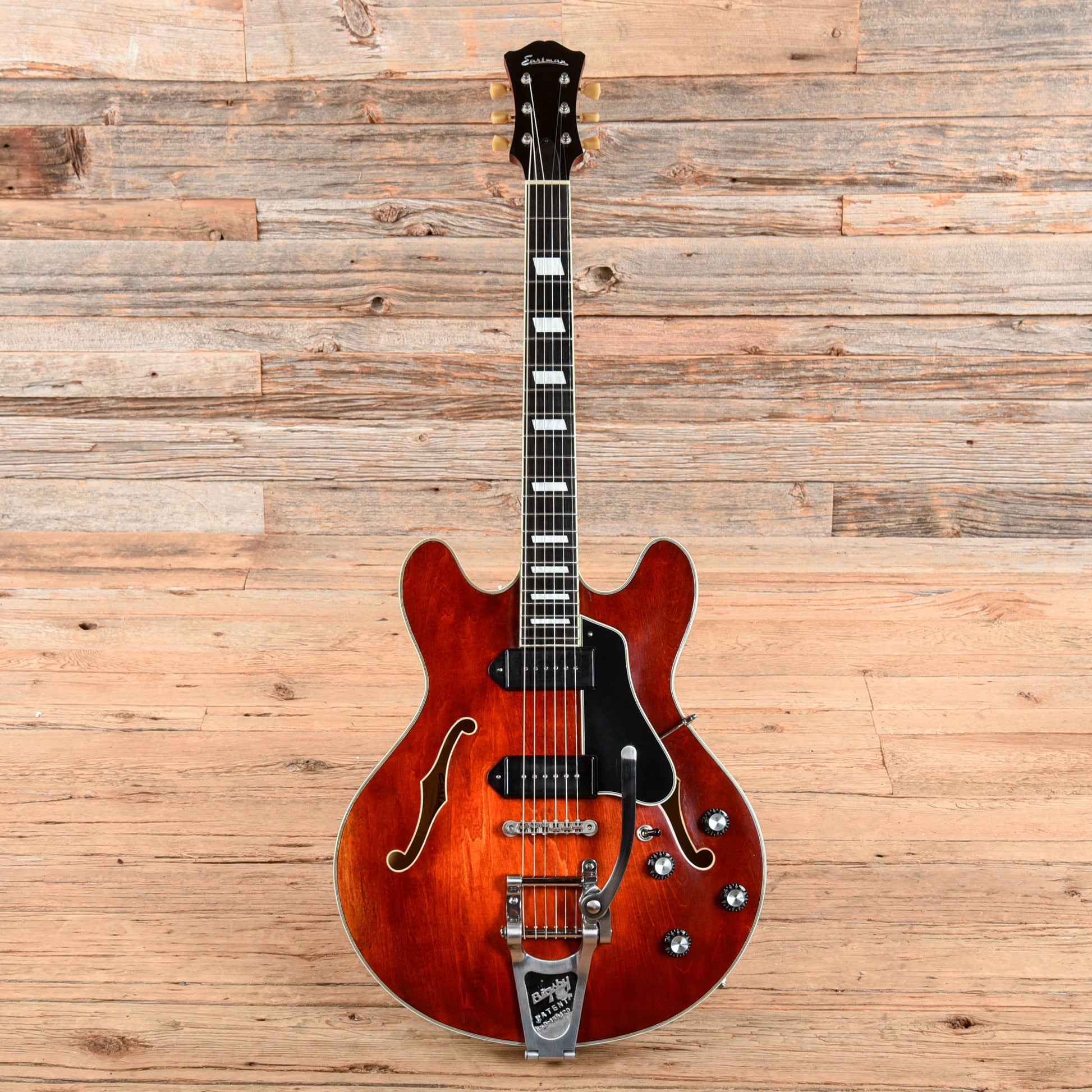 Eastman T64/V Thinline with Bigsby Classic 2022 Electric Guitars / Hollow Body