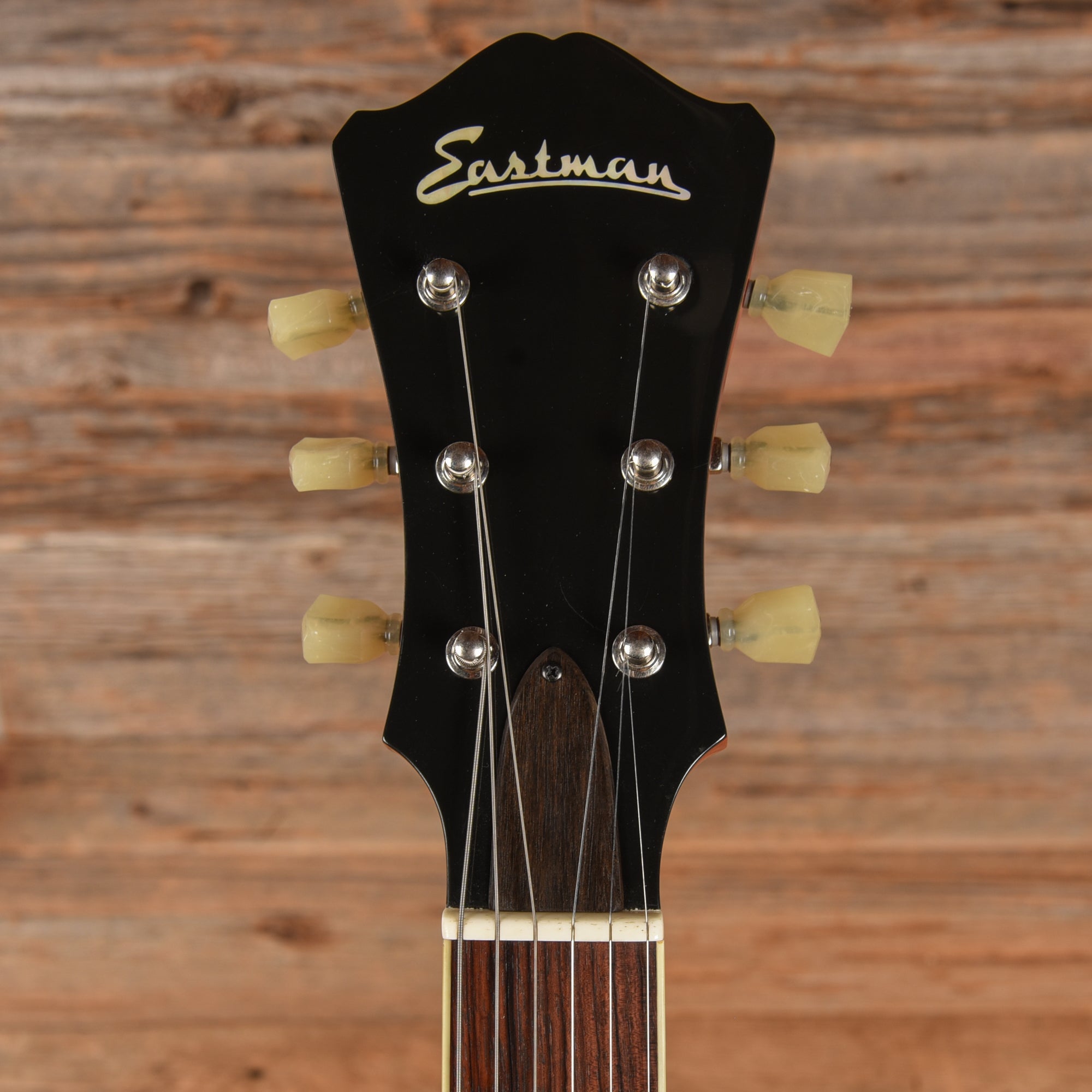 Eastman T386 Cherry Electric Guitars / Semi-Hollow