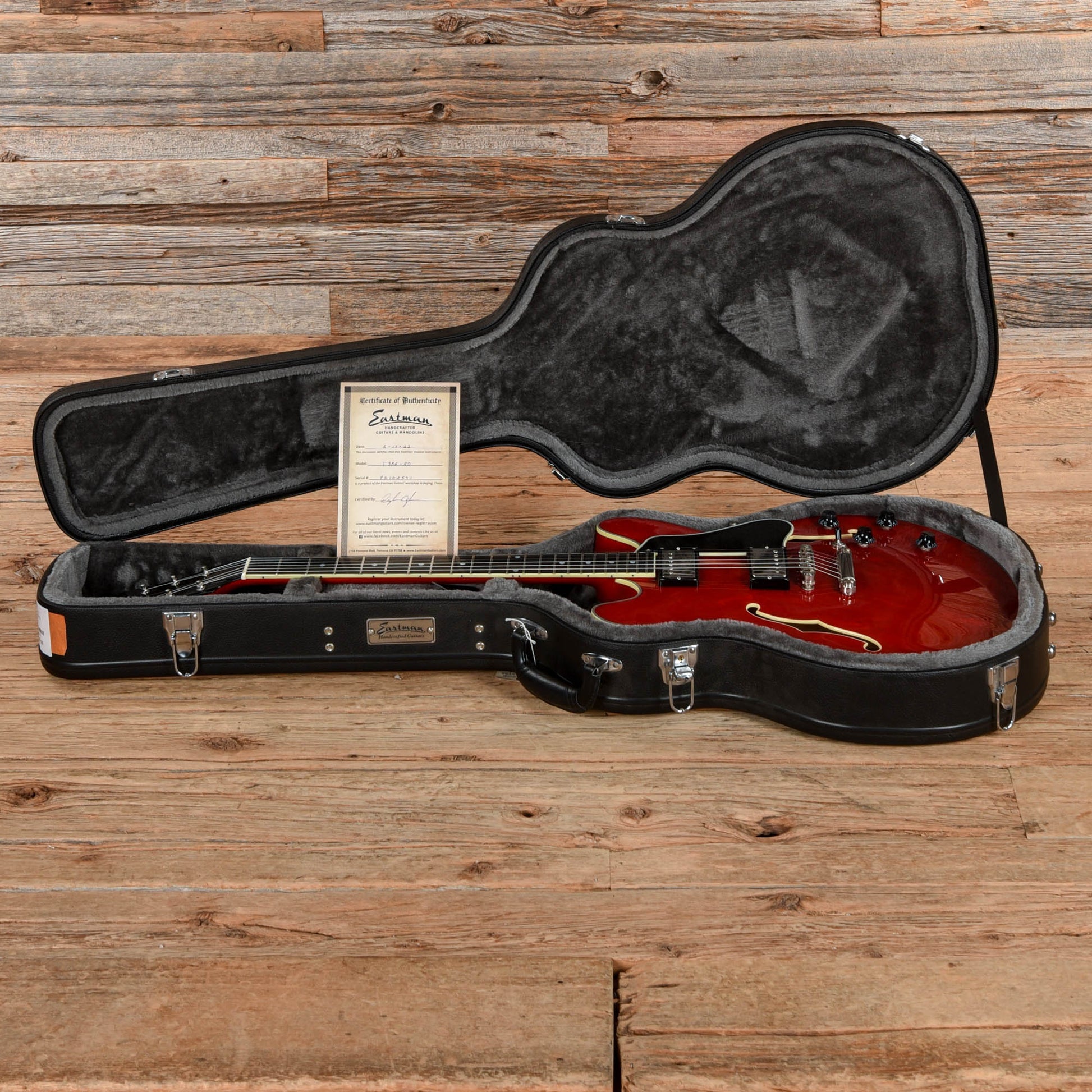 Eastman T386 Red 2021 Electric Guitars / Semi-Hollow