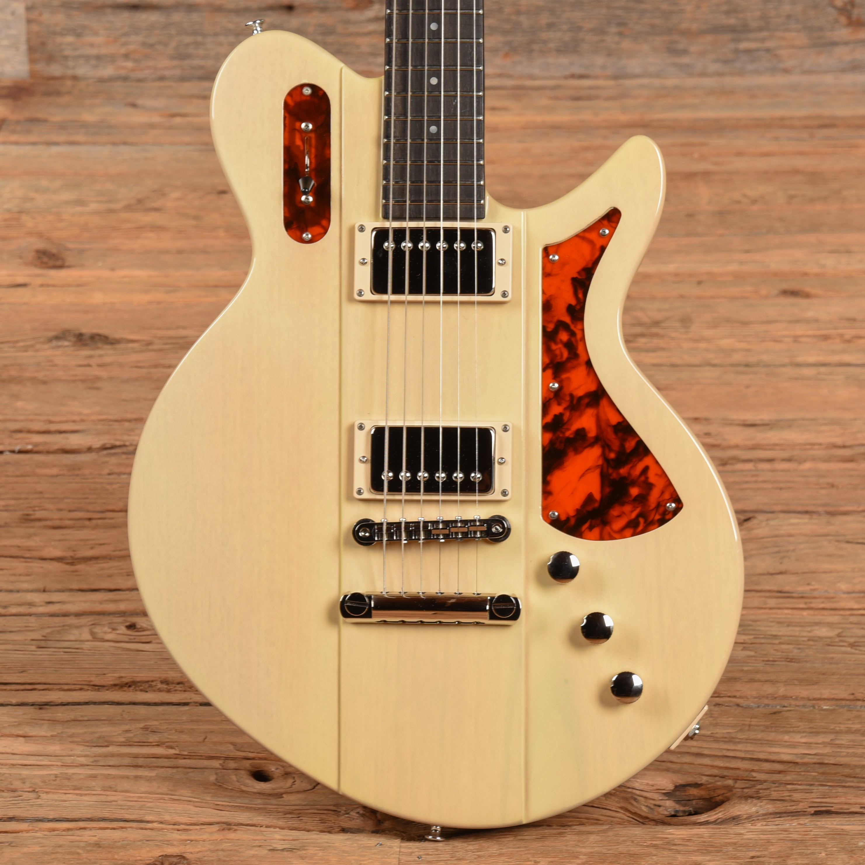 Eastman Juliet White Electric Guitars / Solid Body