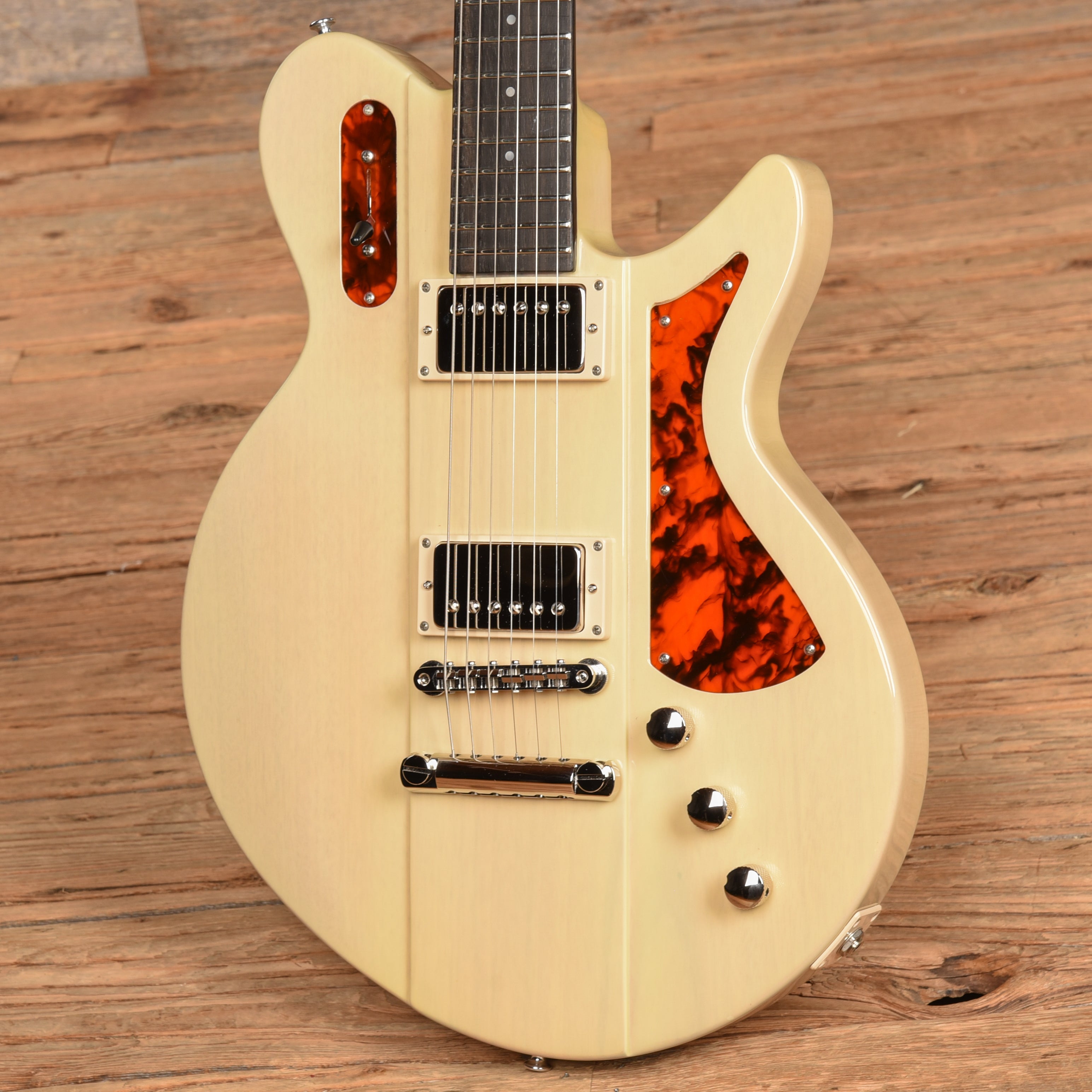 Eastman Juliet White Electric Guitars / Solid Body