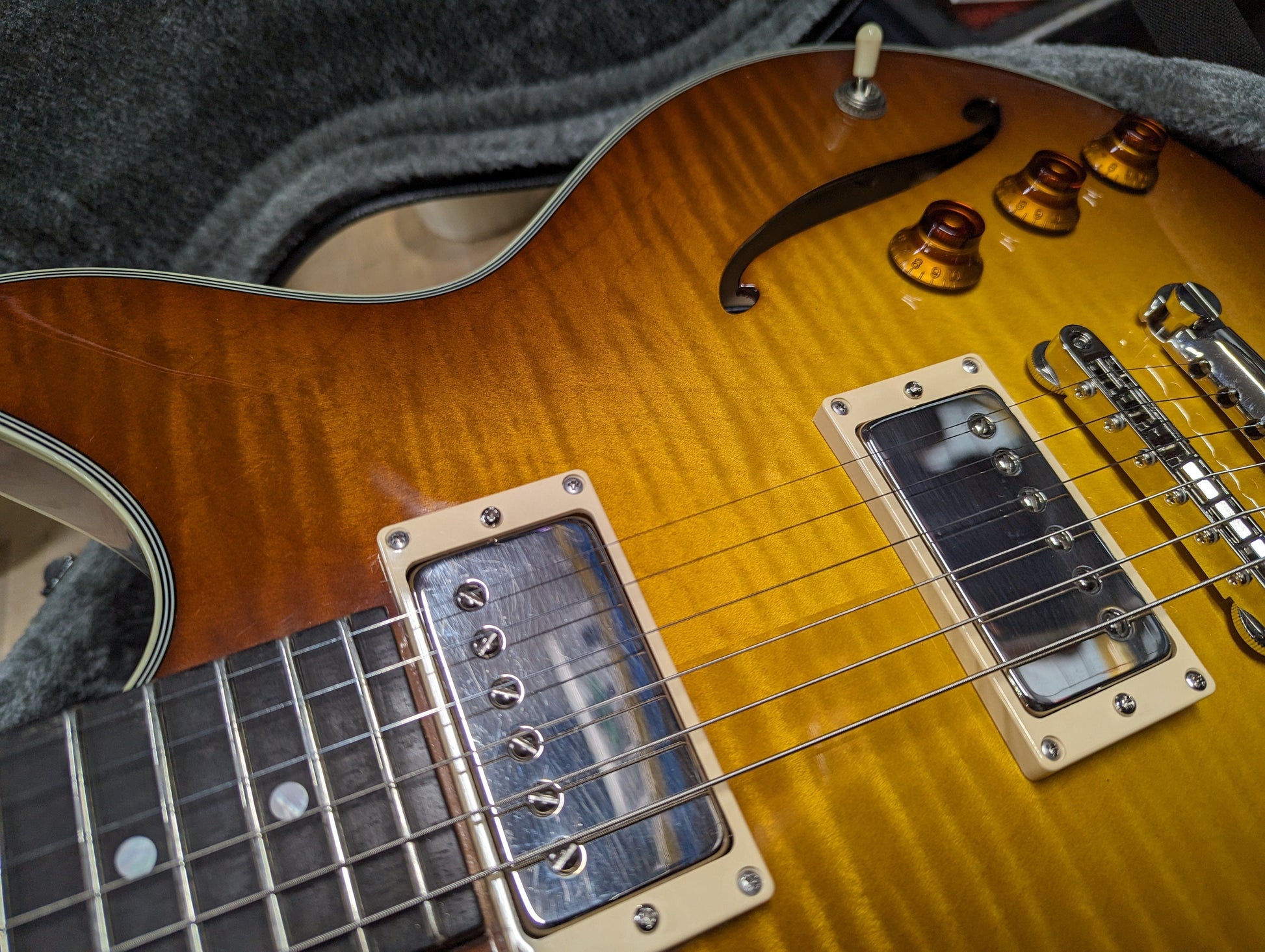 Eastman Romeo California Goldburst Electric Guitars / Solid Body