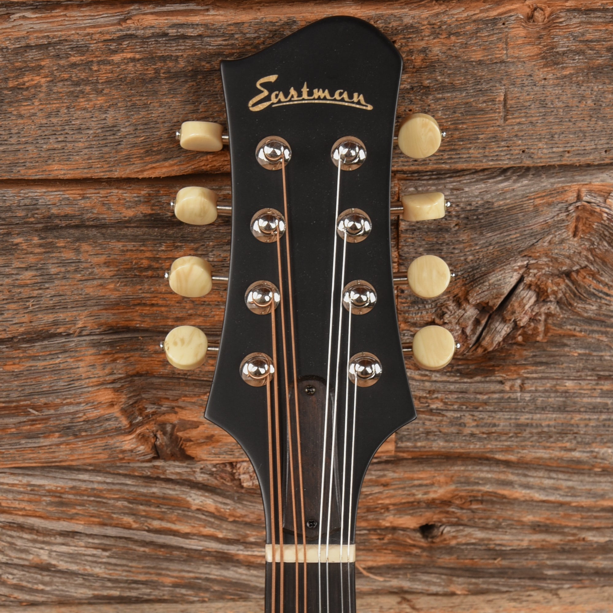 Eastman MD505CC/n Sitka/Maple A-Style Mandolin Classic Finish Vintage Nitro Folk Instruments / Mandolins