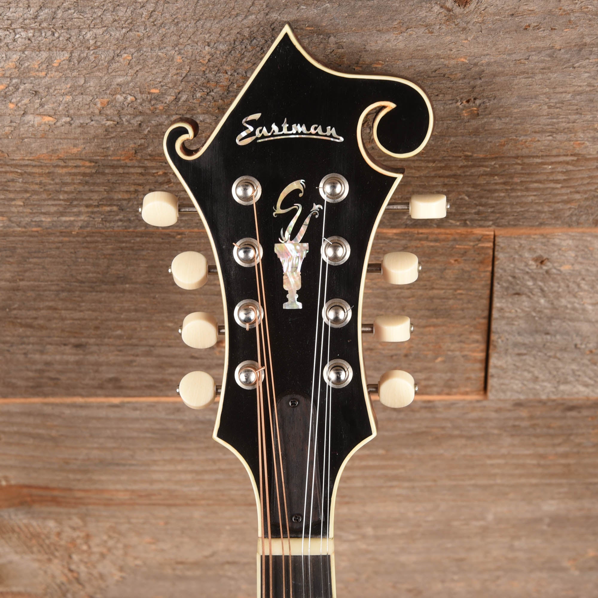 Eastman MD815/v Adirondack/Flamed Maple F-Style Mandolin Antique Varnish Folk Instruments / Mandolins
