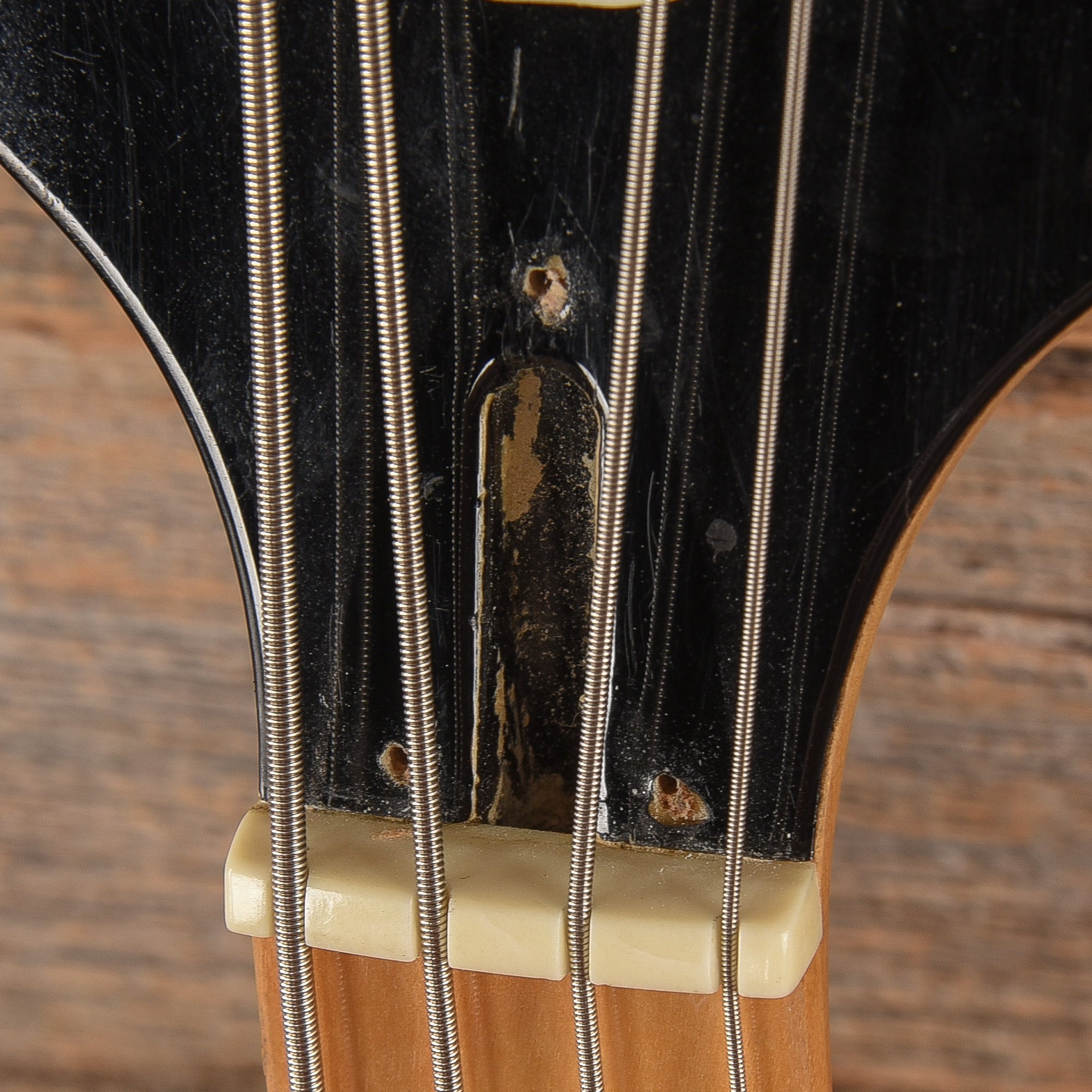 Eastwood Rocket Bass Gold – Chicago Music Exchange