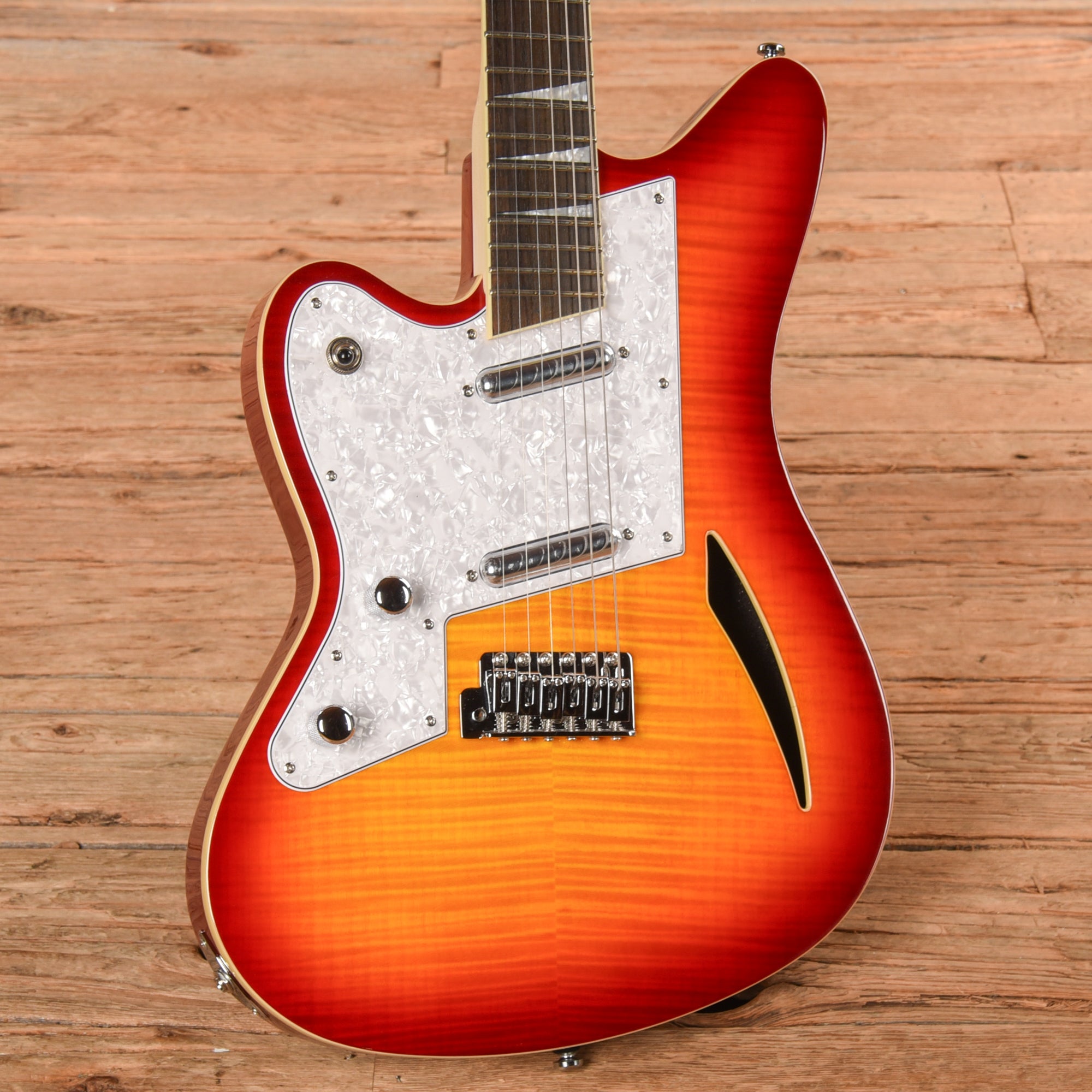 Eastwood Surfcaster Cherry Sunburst 2016 LEFTY – Chicago Music