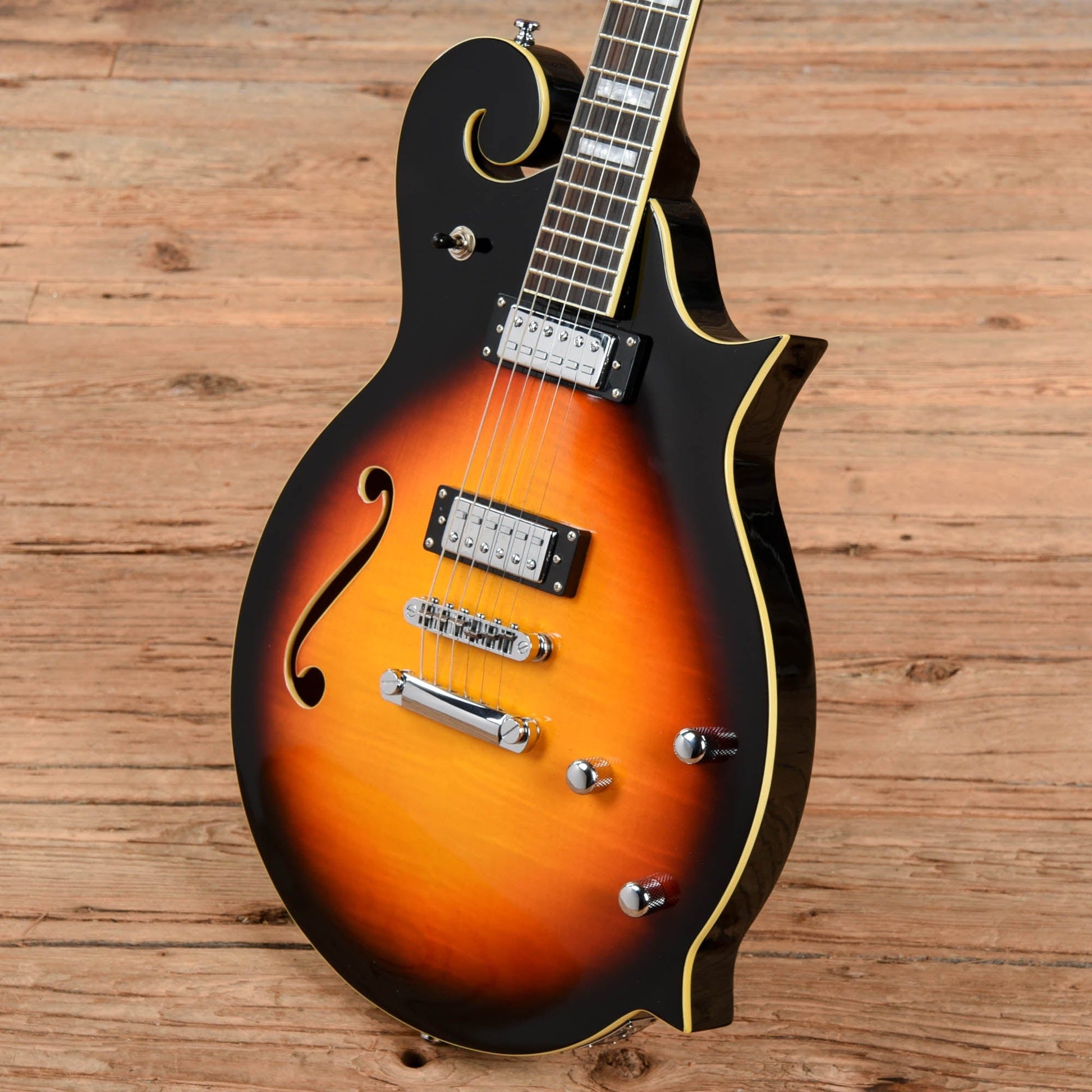 Eastwood 1975 Morris The Cosey Sunburst Electric Guitars / Solid Body