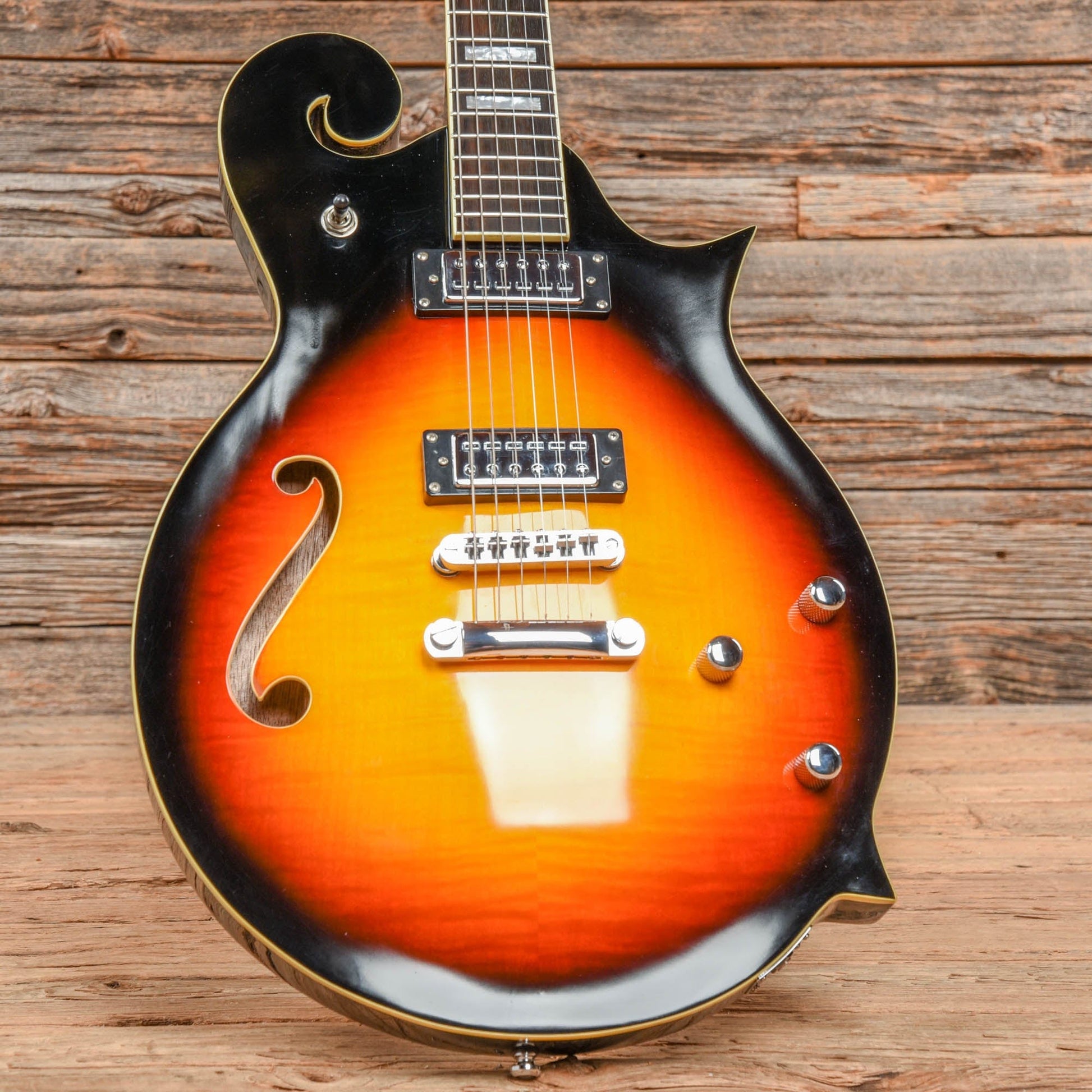 Eastwood 1975 Morris The Cosey Sunburst Electric Guitars / Solid Body