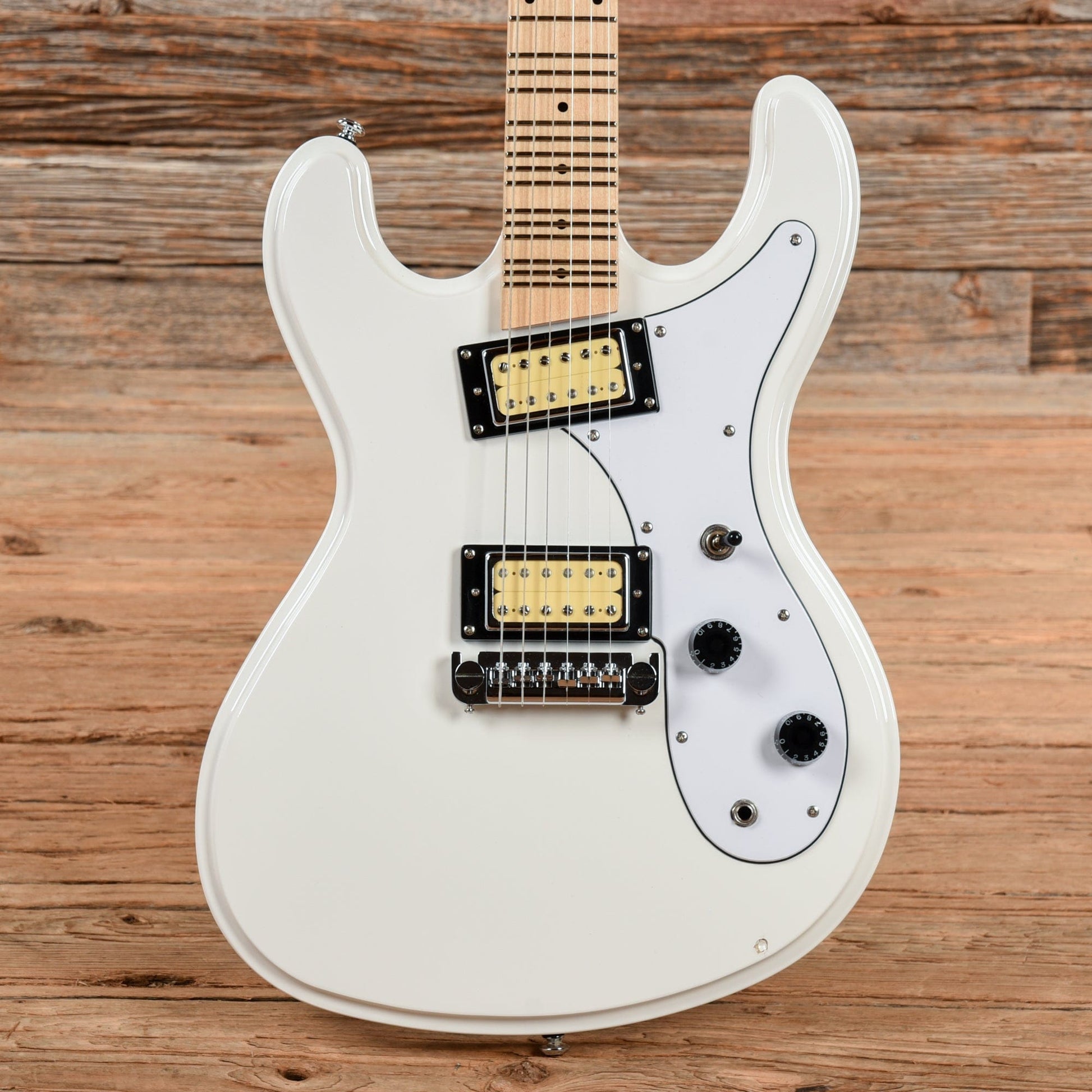 Eastwood Hi-Flyer Phase IV MT White Electric Guitars / Solid Body