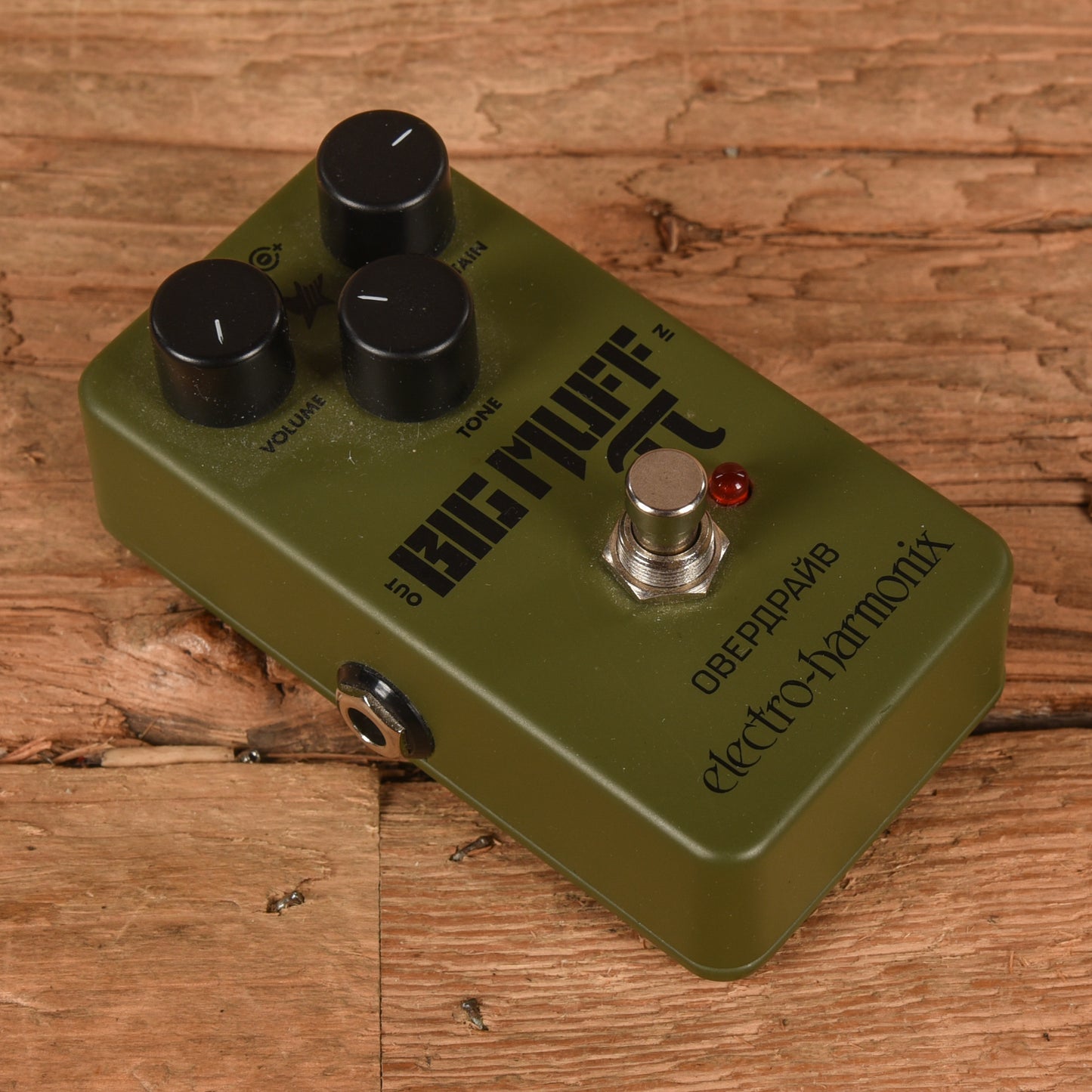 Electro-Harmonix Green Russian Big Muff Effect Pedals