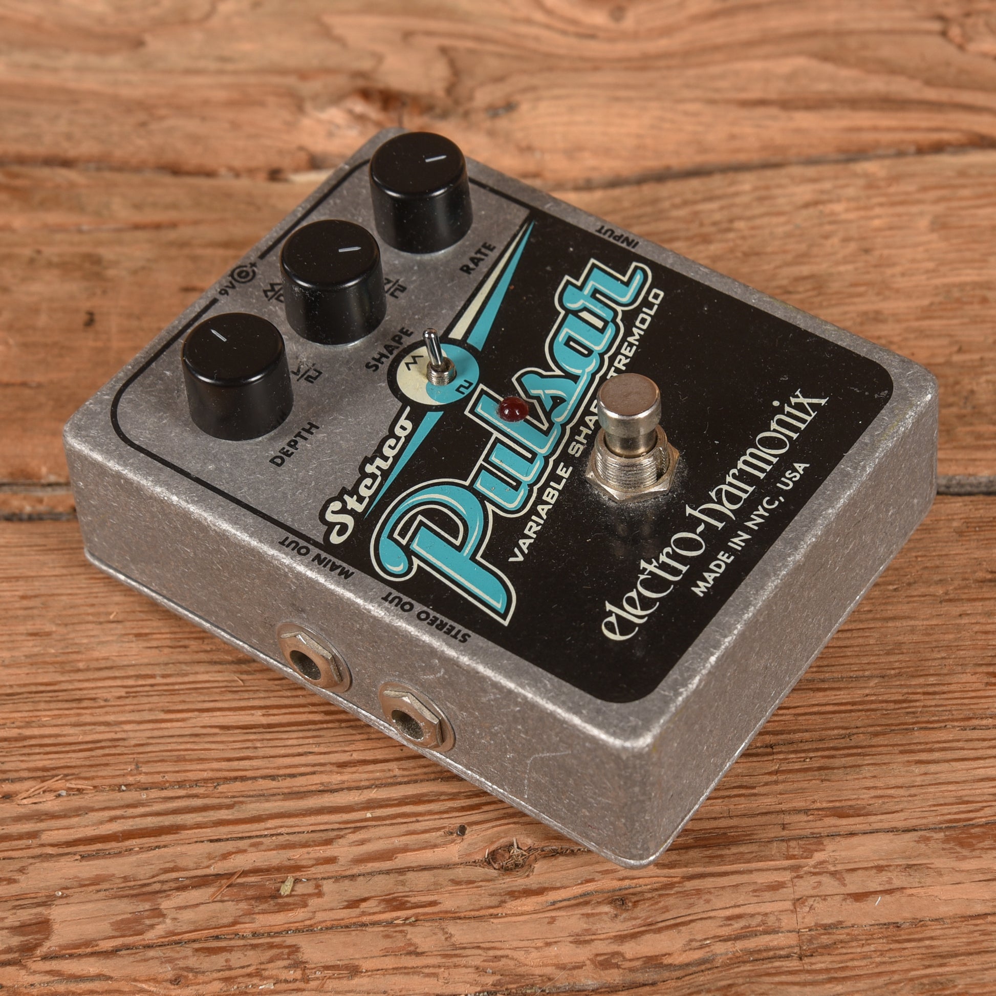 Electro-Harmonix Pulsar Variable Shape Tremolo