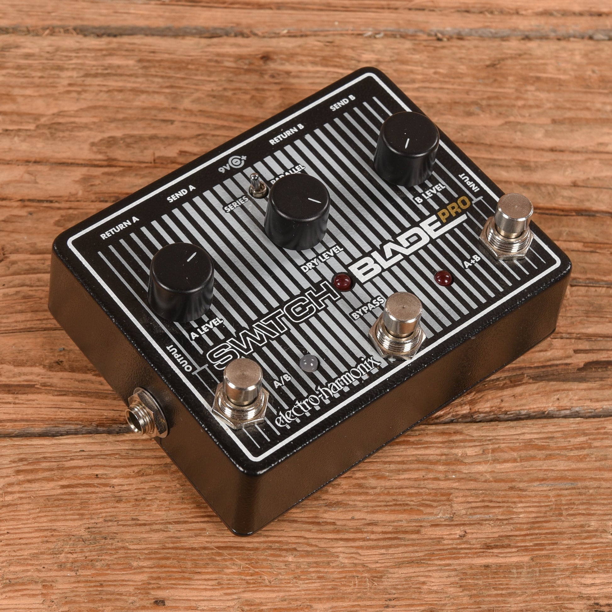 Electro-Harmonix Switchblade Pro Deluxe Channel Selector Effects and Pedals / Controllers, Volume and Expression