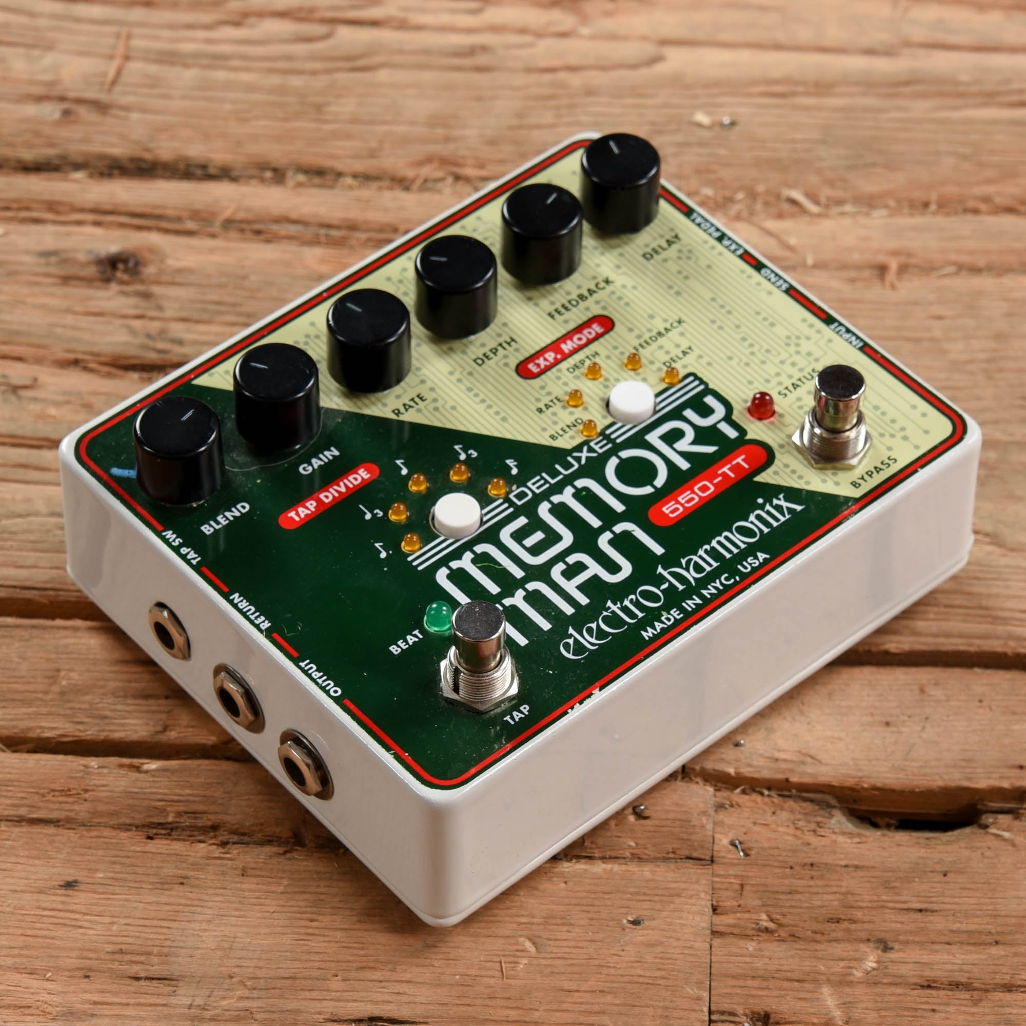 Electro-Harmonix Deluxe Memory Man 550-TT Effects and Pedals / Delay