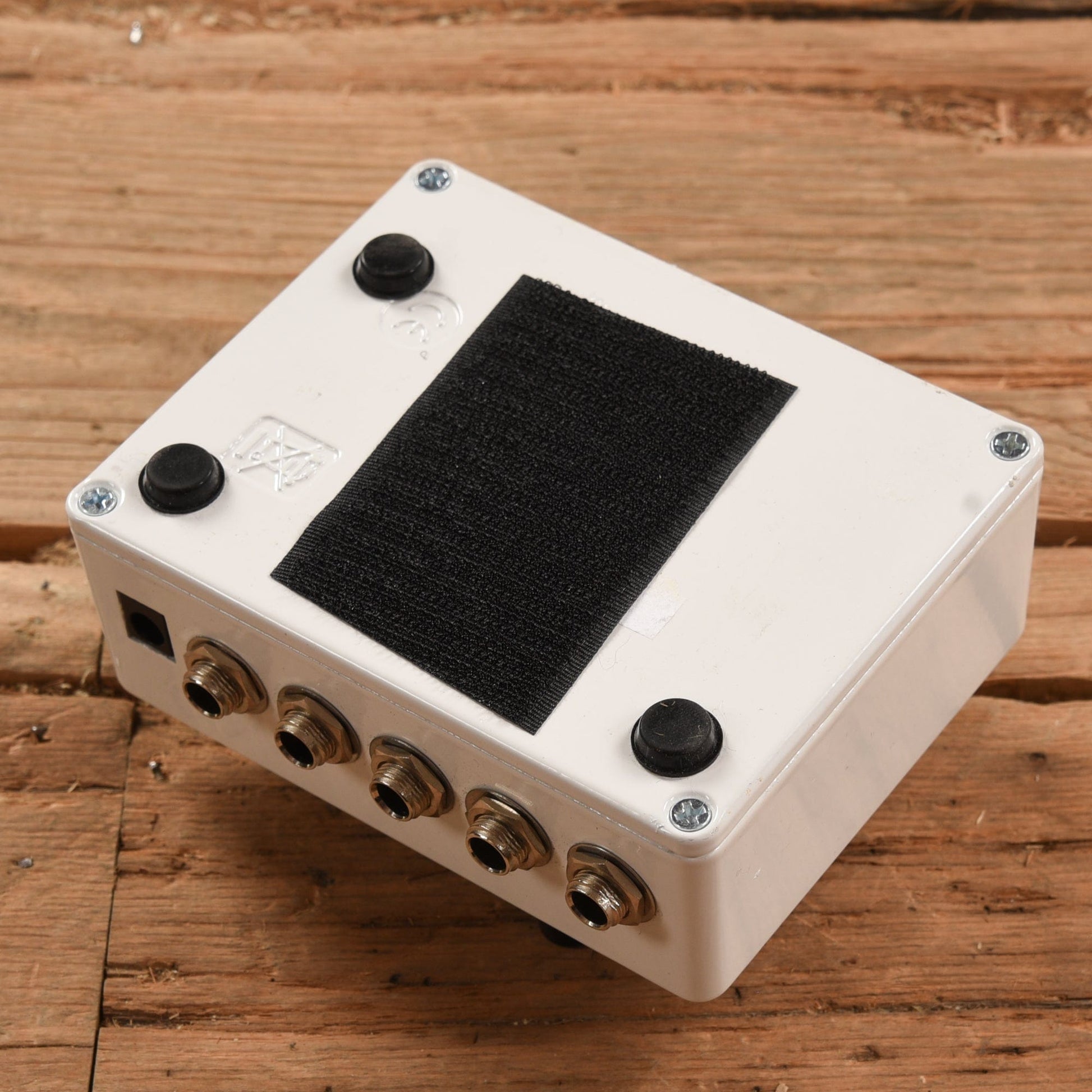 Electro-Harmonix Grand Canyon Delay and Looper Effects and Pedals / Delay