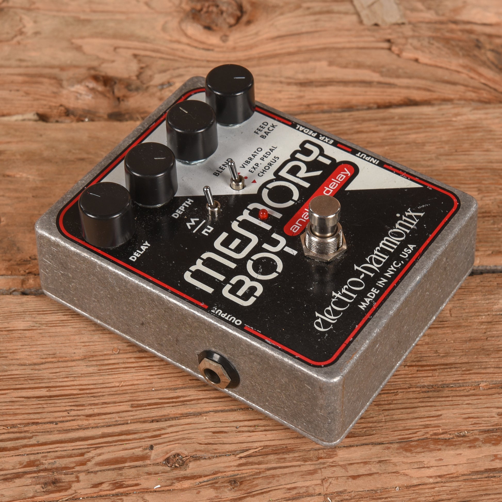 Electro-Harmonix Memory Boy Effects and Pedals / Delay