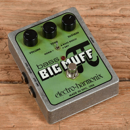 Electro-Harmonix Bass Big Muff Pi Fuzz Pedal Effects and Pedals / Fuzz