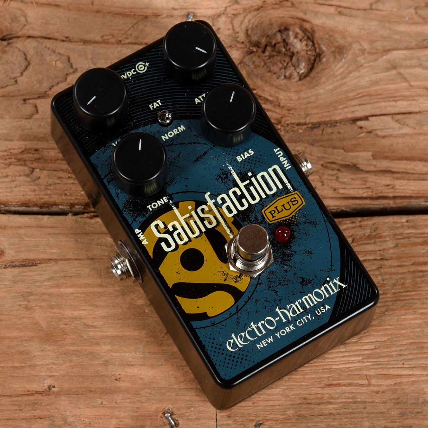 Electro-Harmonix Satisfaction Fuzz Effects and Pedals / Fuzz