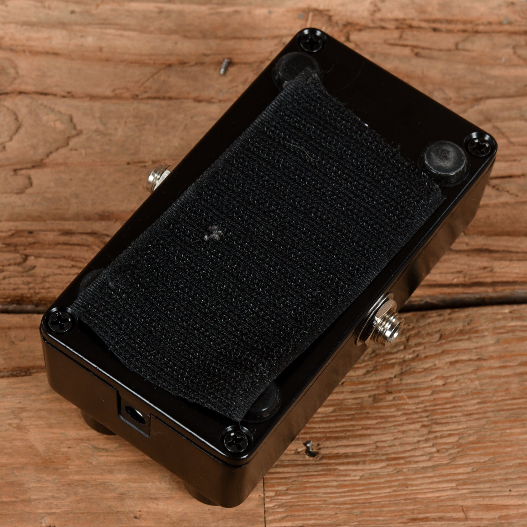 Electro-Harmonix Satisfaction Fuzz Effects and Pedals / Fuzz