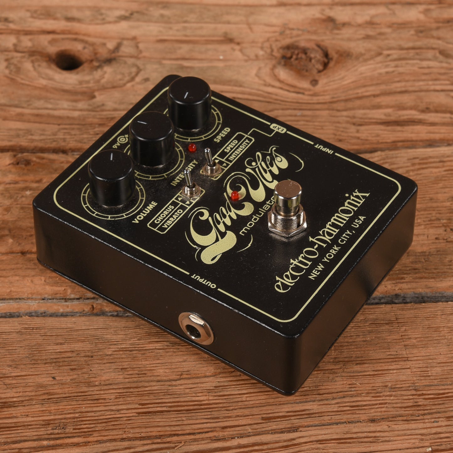 Electro-Harmonix Good Vibes Analog Modulator Effects and Pedals / Phase Shifters