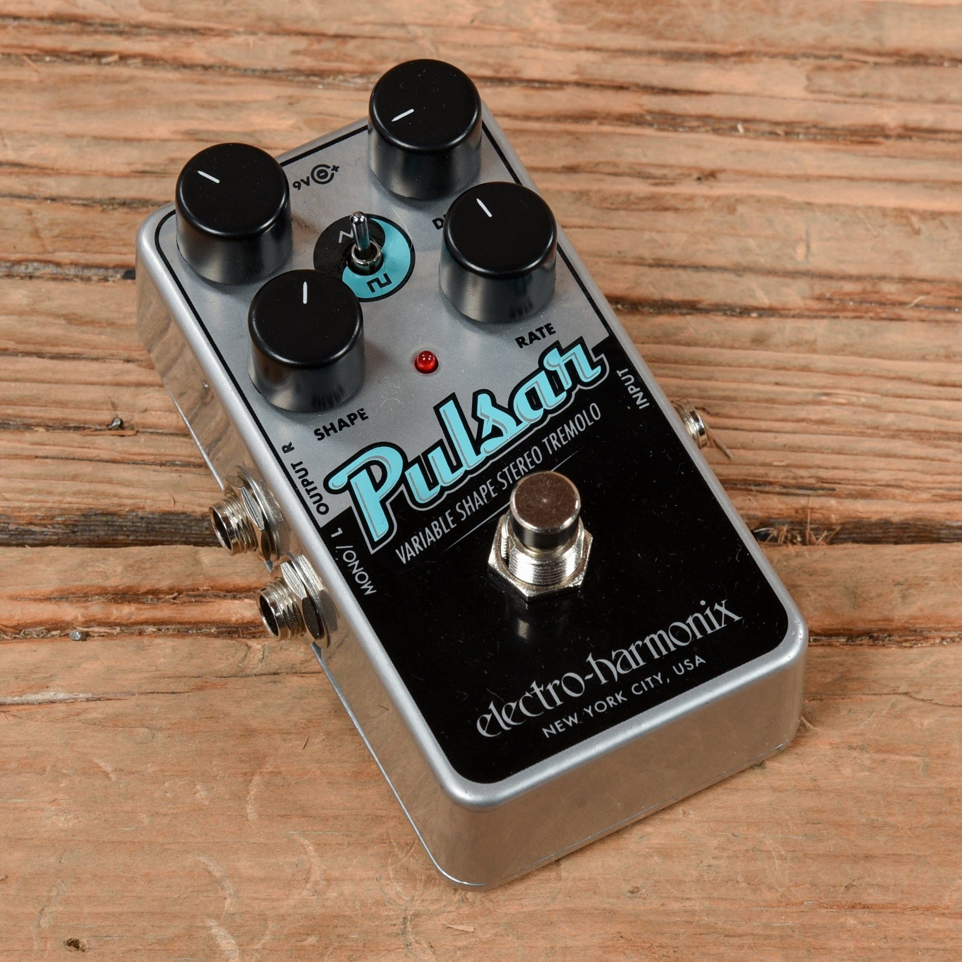 Electro-Harmonix Pulsar Effects and Pedals / Tremolo
