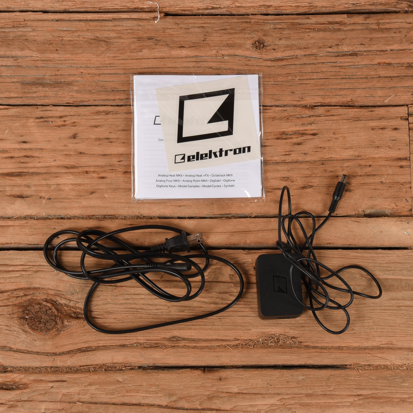 Elektron Digitakt 8-Voice Digital Drum Machine & Sampler Keyboards and Synths / Drum Machines