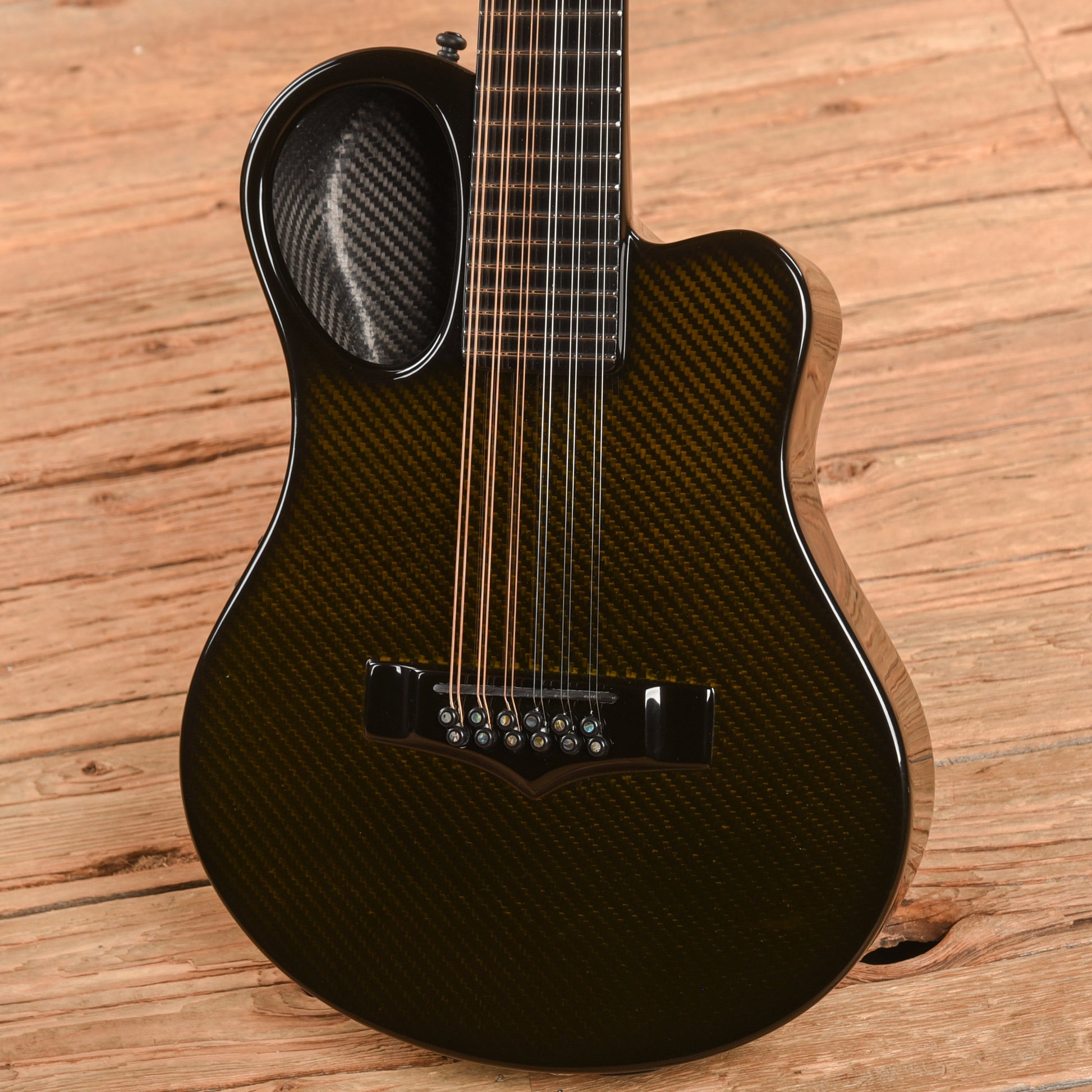 Emerald Amicus Black Acoustic Guitars / Dreadnought
