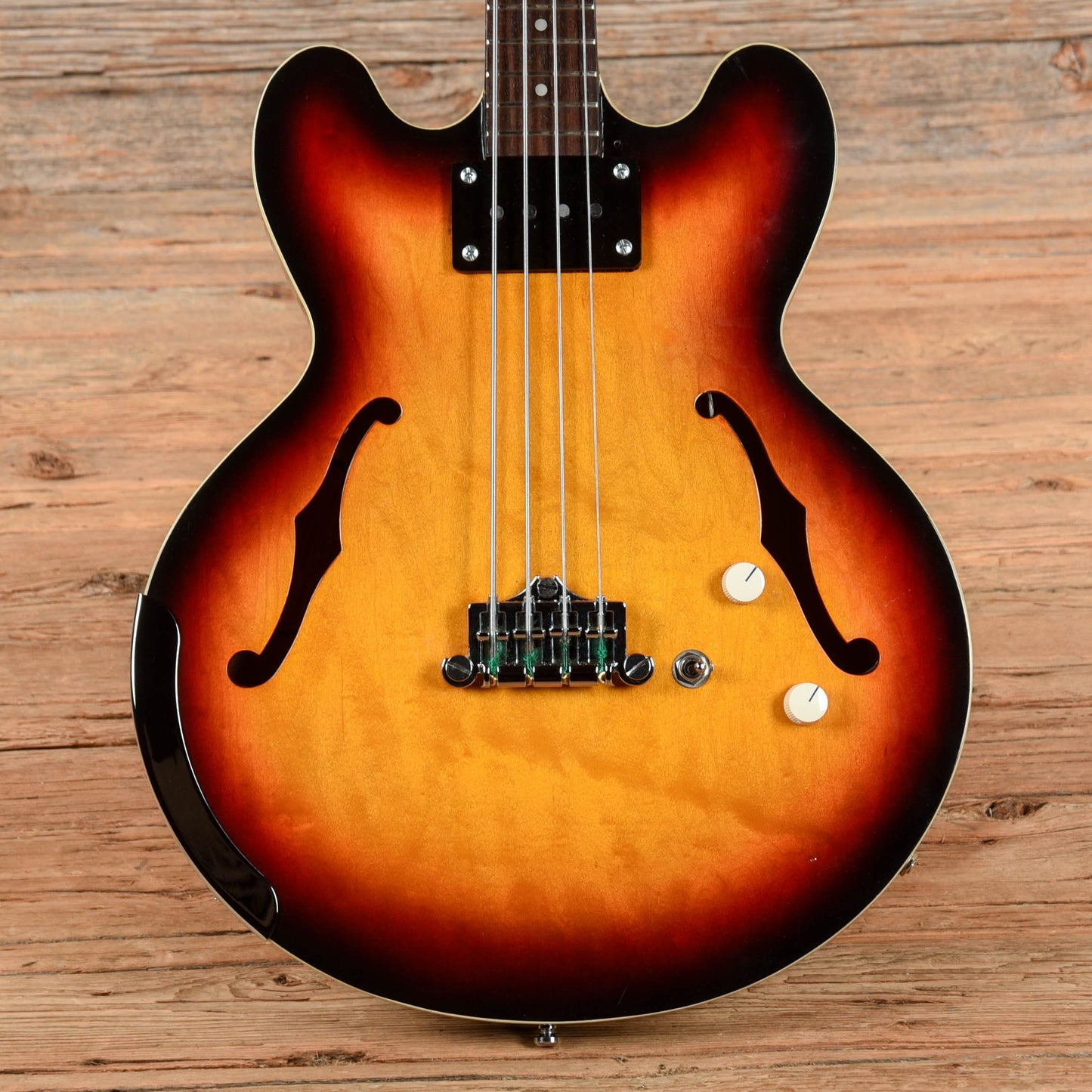 Epiphone Rivoli Bass Cherry Bass Guitars / 4-String
