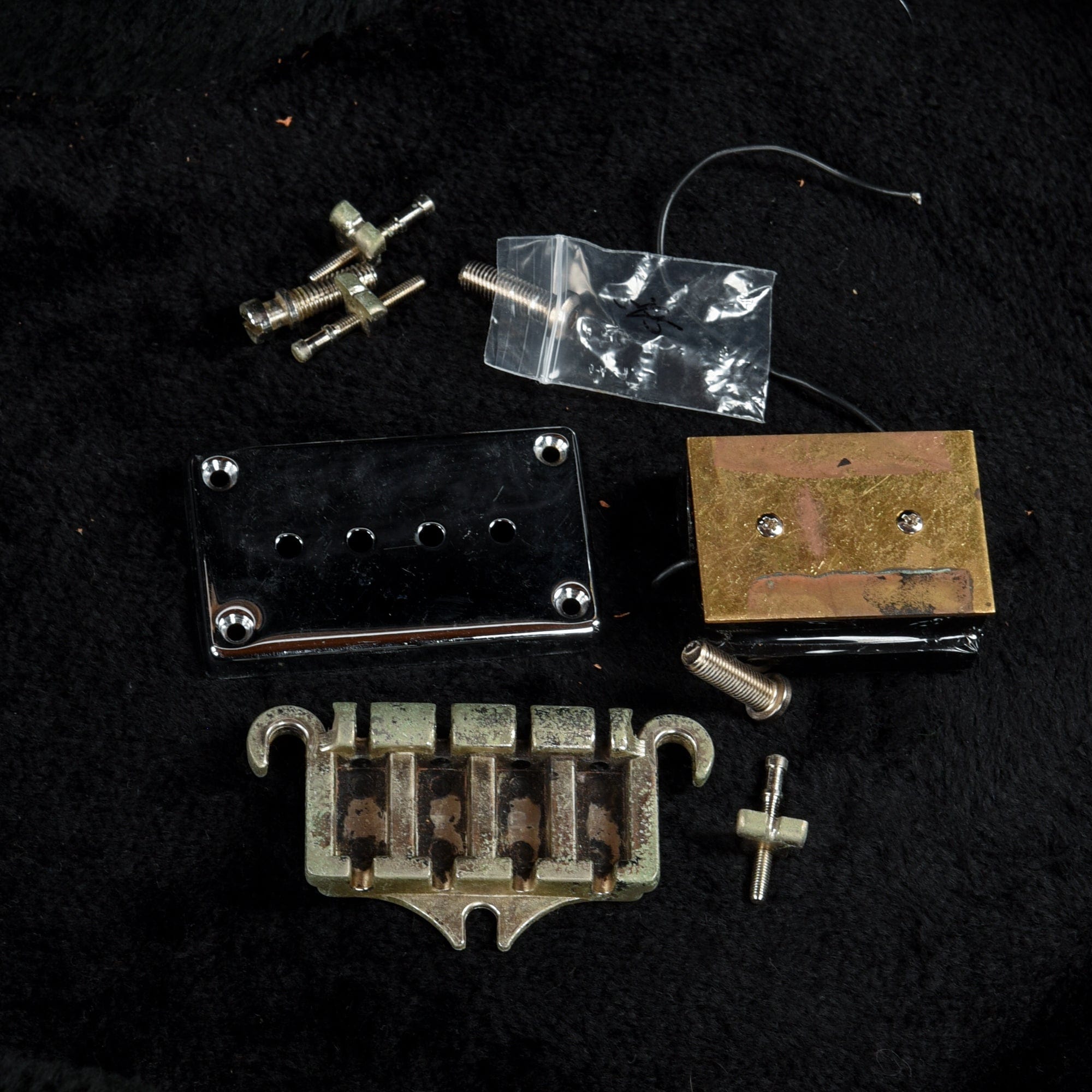 Epiphone Rivoli Sunburst 1997 Bass Guitars / 4-String