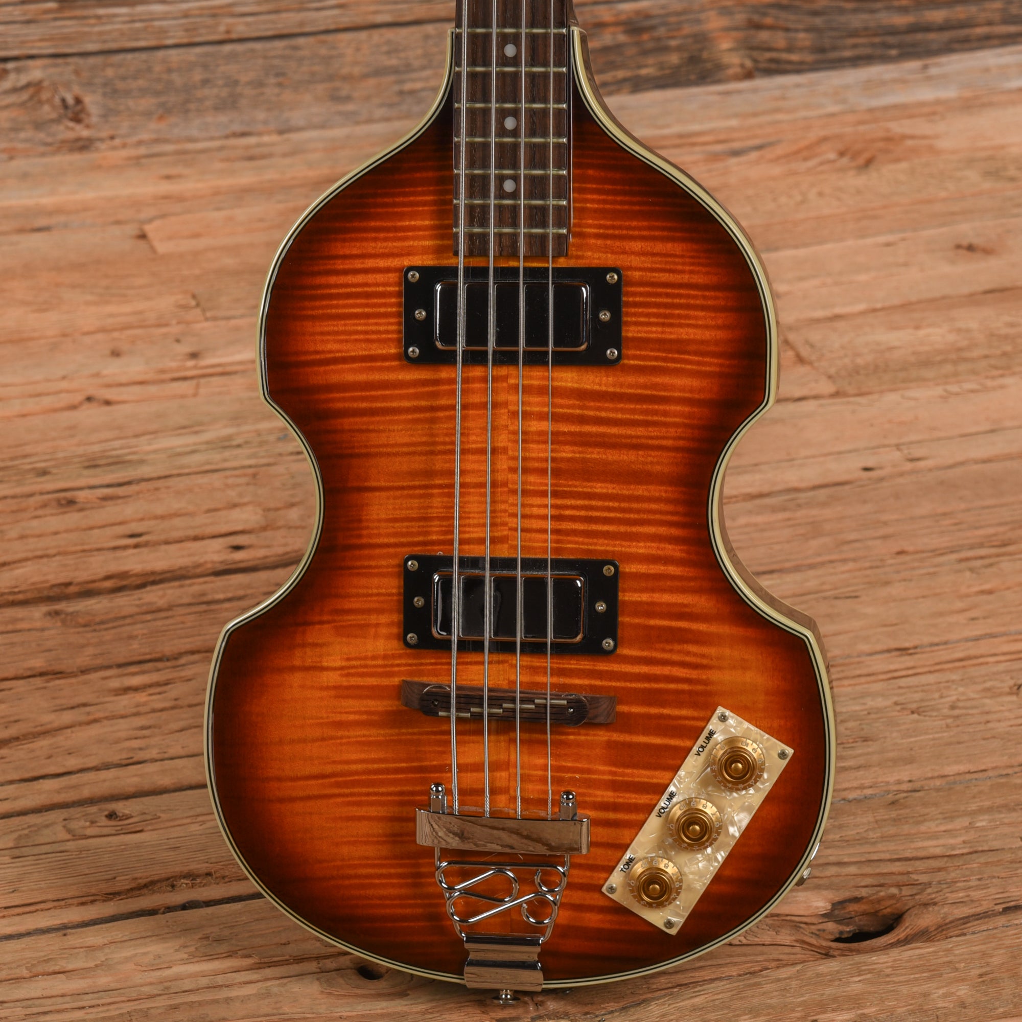 Epiphone Viola Bass Sunburst 2001 Bass Guitars / 4-String