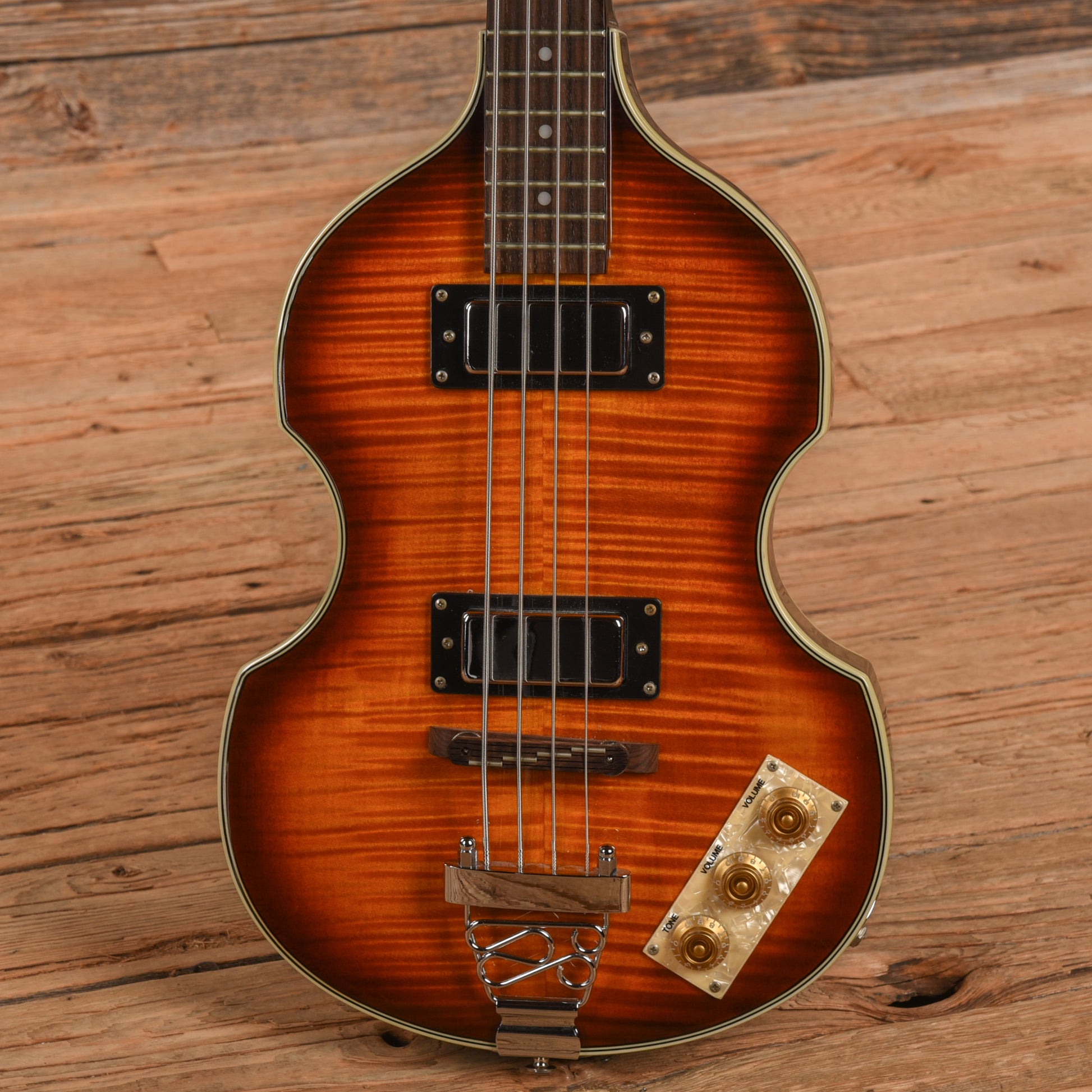 Epiphone Viola Bass Sunburst 2001 Bass Guitars / 4-String