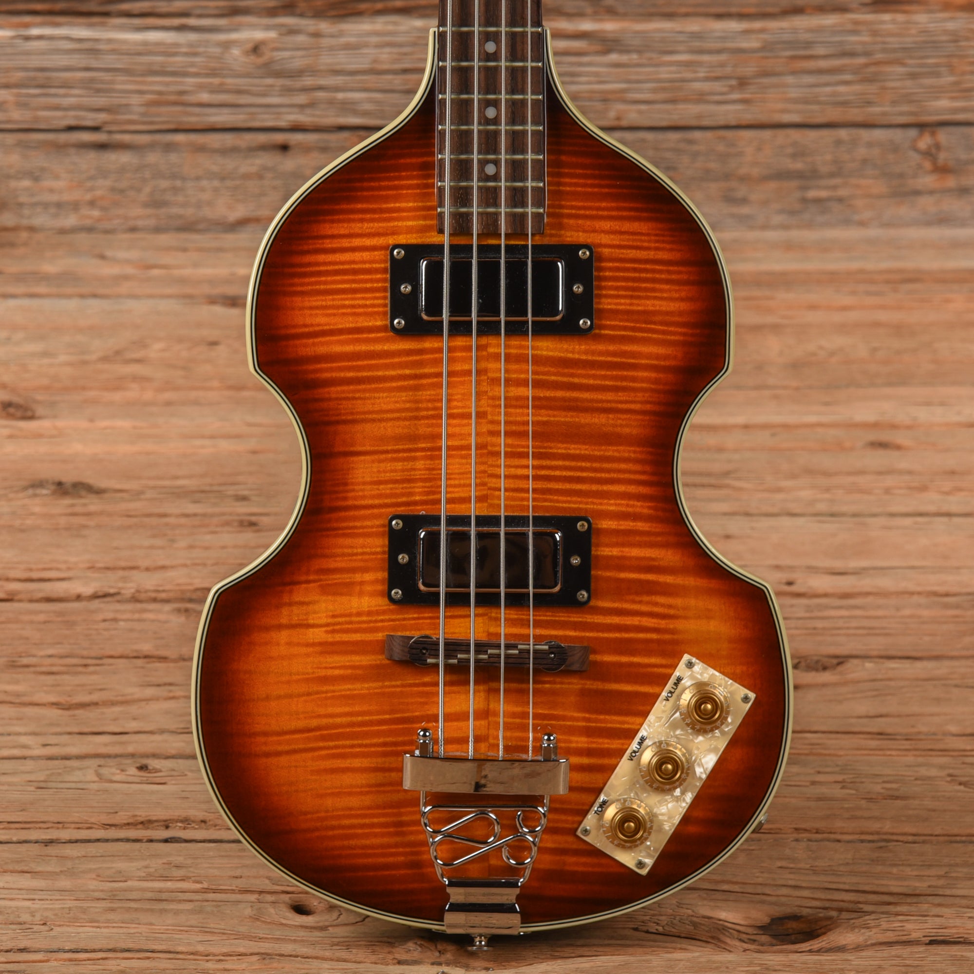 Epiphone Viola Bass Sunburst 2001 Bass Guitars / 4-String