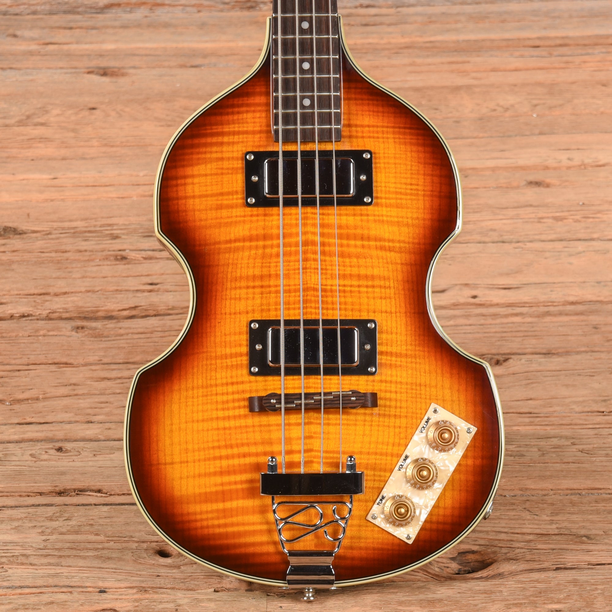 Epiphone Viola Bass Sunburst 2001 Bass Guitars / 4-String