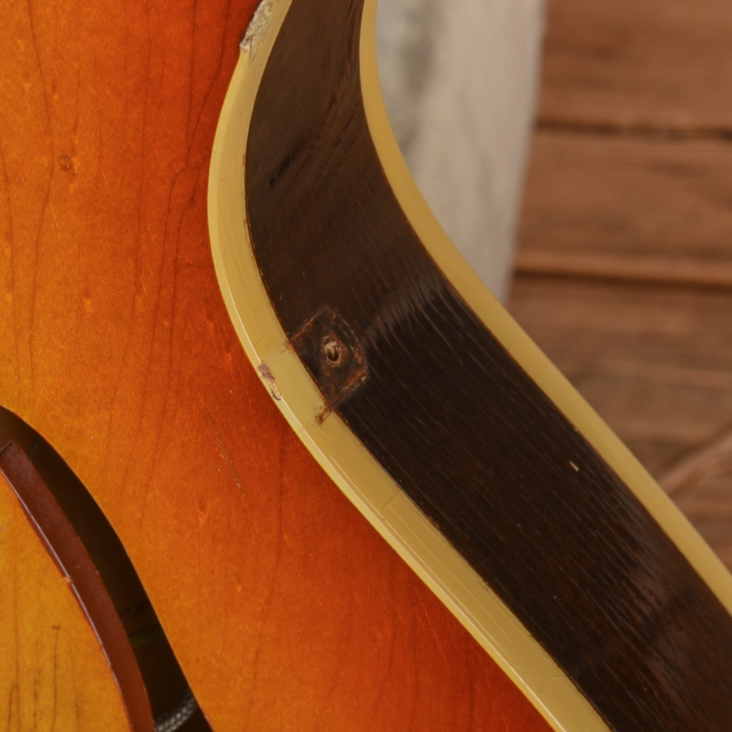 Epiphone Rivoli Sunburst 1966 Bass Guitars