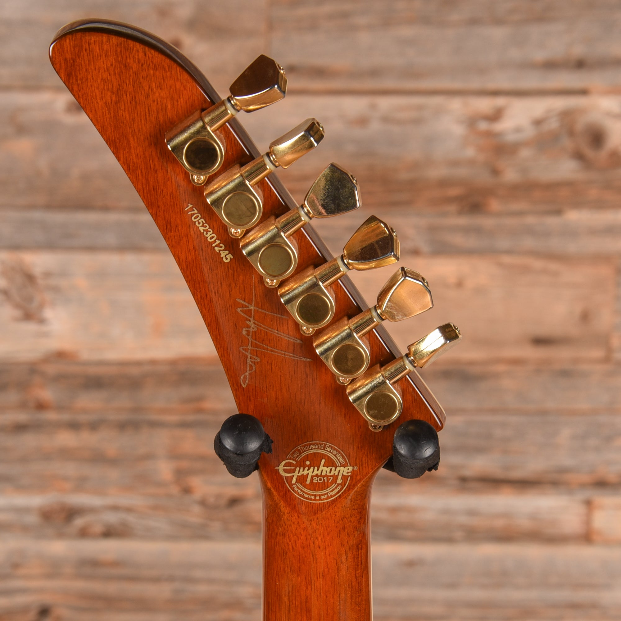 Epiphone Lee Malia Signature Explorer Custom Artisan Walnut 2017 Electric Guitars