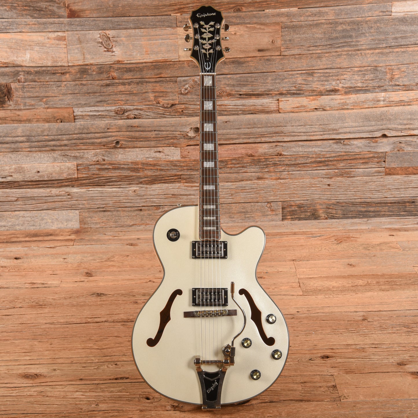 Epiphone Emperor Swingster Royale Pearl White 2012 Electric Guitars / Hollow Body