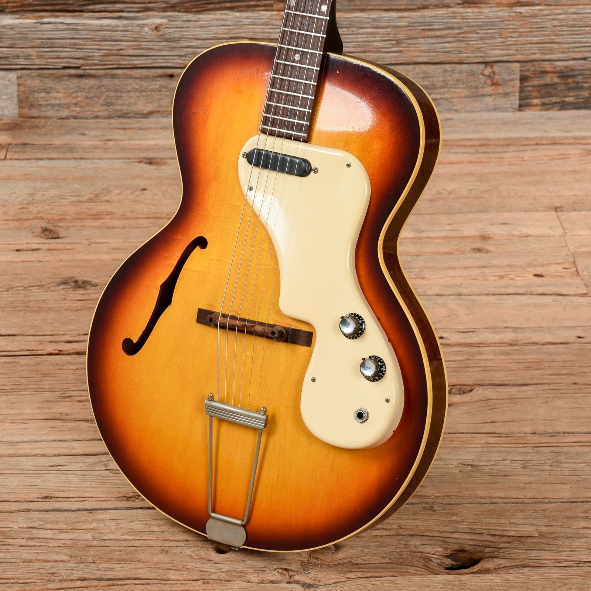 Epiphone Granada Sunburst 1969 Electric Guitars / Hollow Body