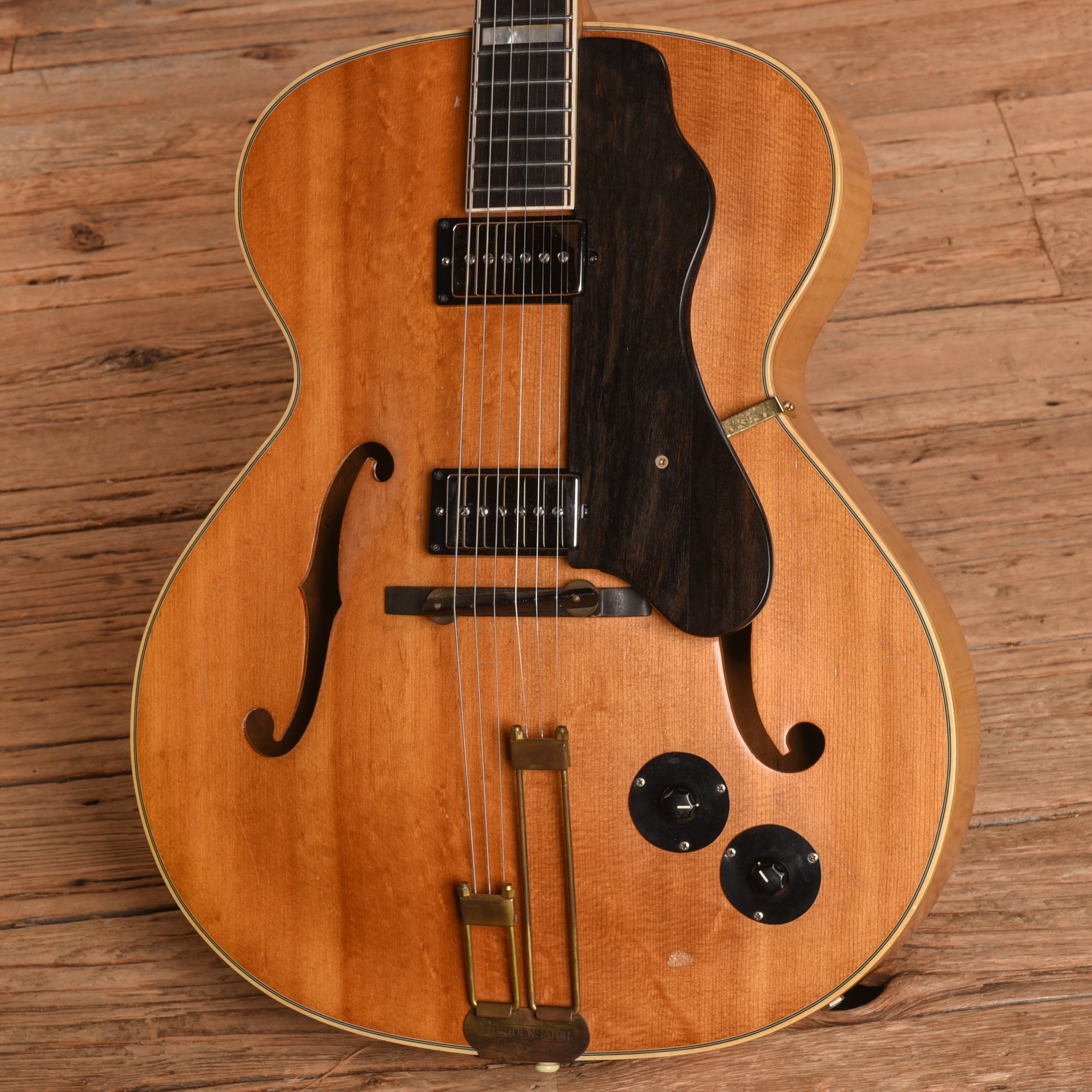 Epiphone Zephyr De Luxe Natural 1940s Electric Guitars / Hollow Body