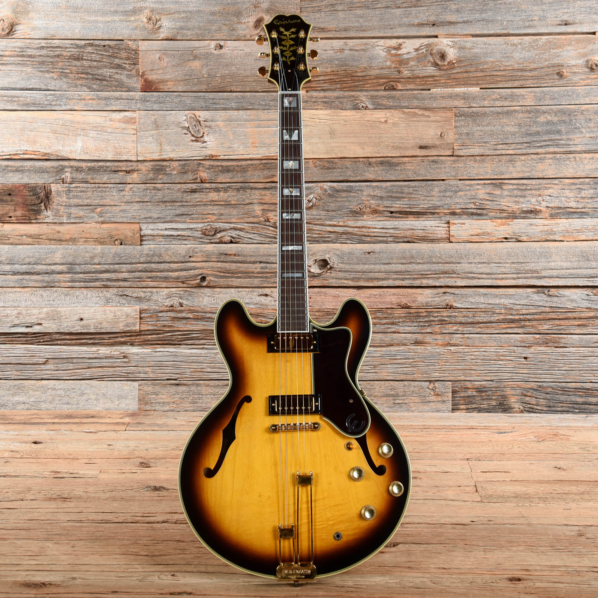 Epiphone '62 Sheraton Reissue Sunburst 1996 Electric Guitars / Semi-Hollow