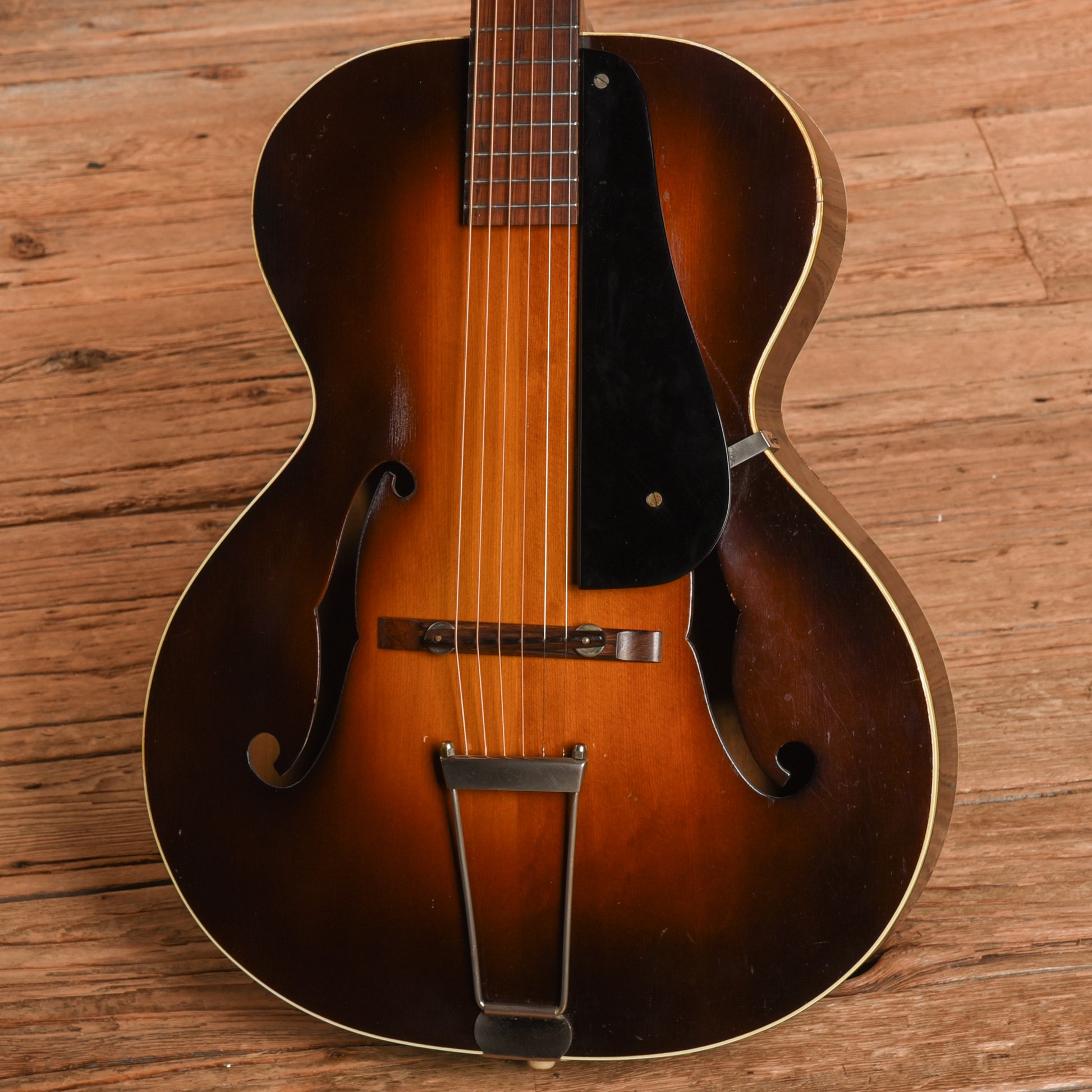 Epiphone Olympic Sunburst 1938 Electric Guitars / Semi-Hollow