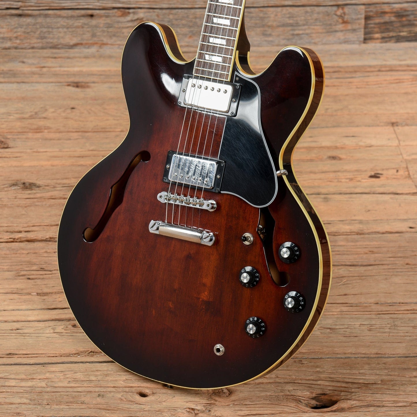 Epiphone Rivieria Walnut 1992 Electric Guitars / Semi-Hollow