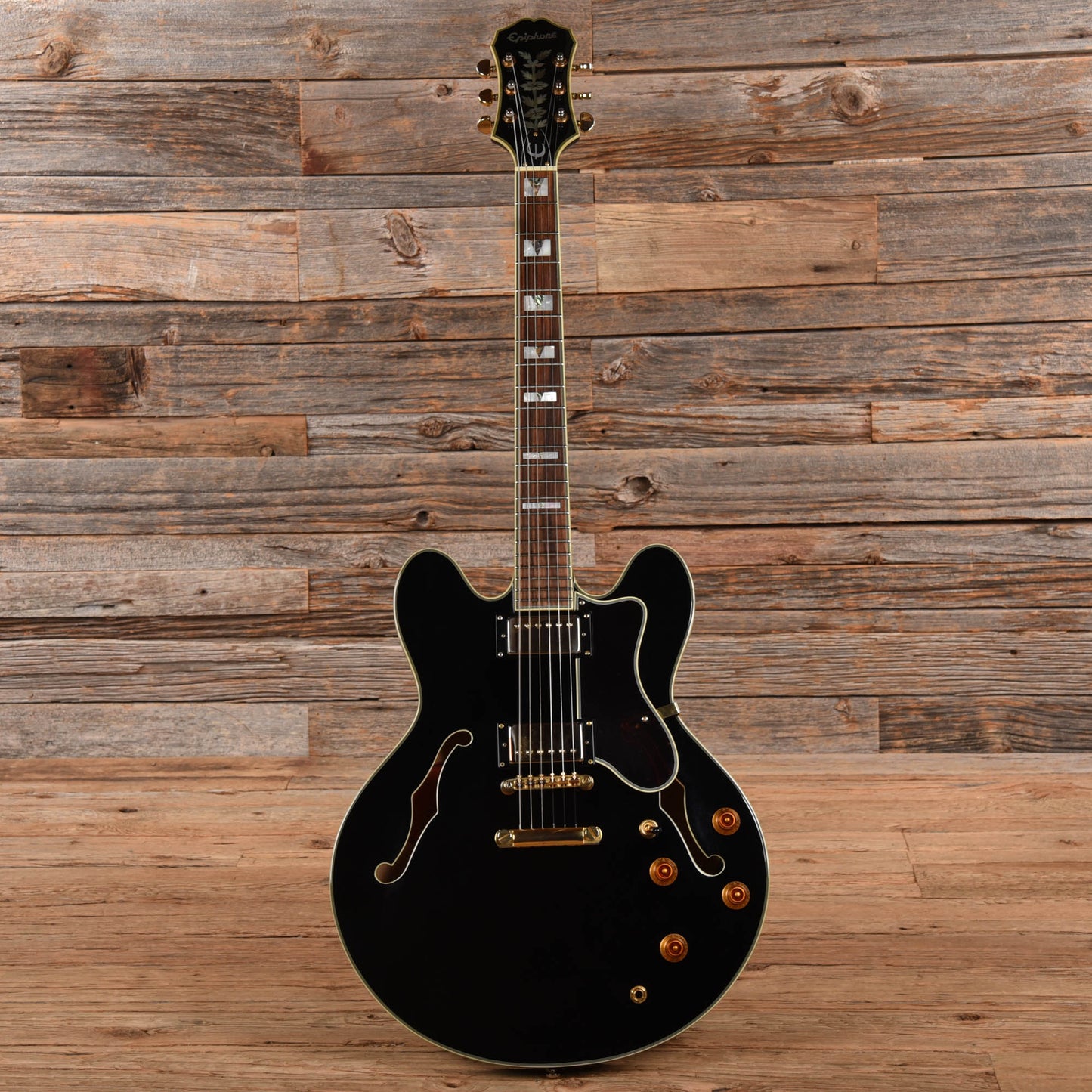 Epiphone Sheraton Black 2005 Electric Guitars / Semi-Hollow