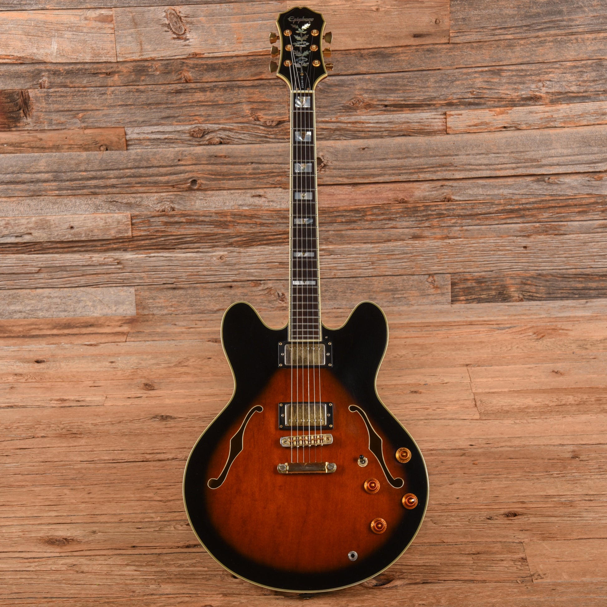 Epiphone Sheraton II Sunburst 1994 Electric Guitars / Semi-Hollow