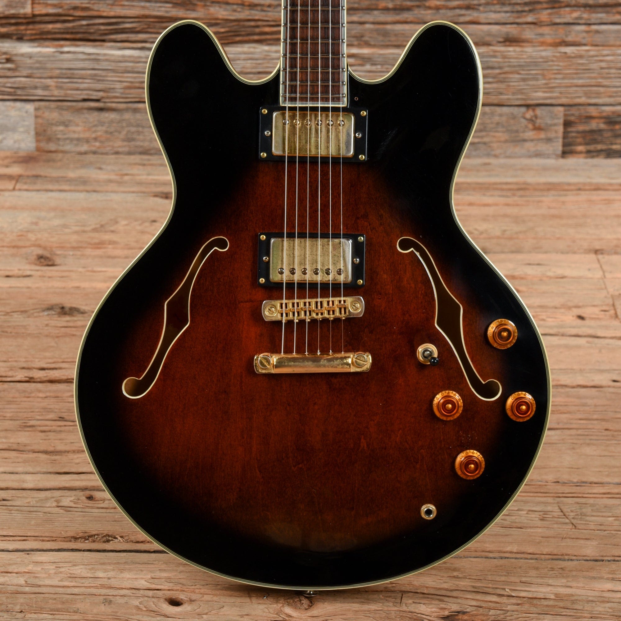 Epiphone Sheraton II Sunburst 2007 Electric Guitars / Semi-Hollow