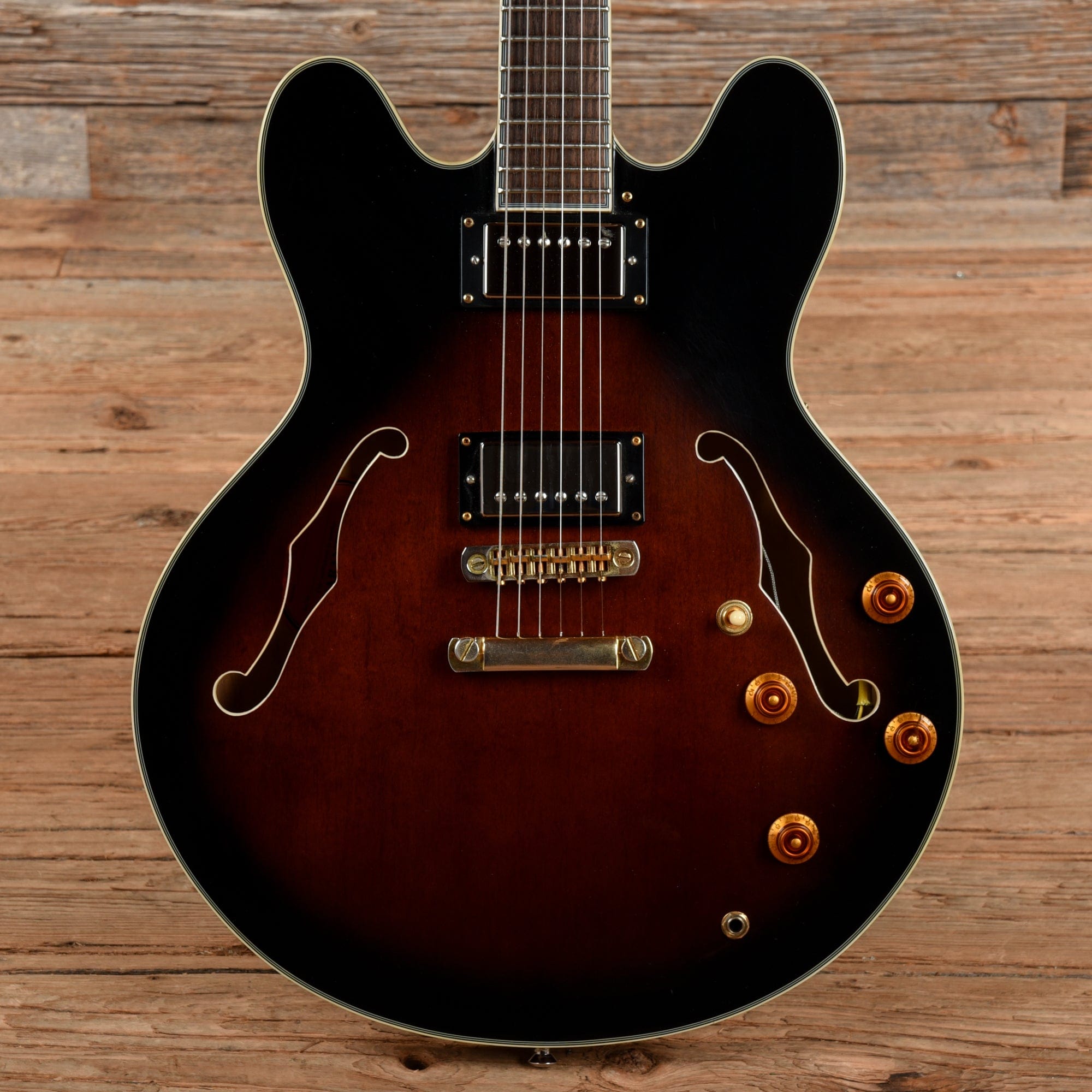 Epiphone Sheraton Sunburst 1999 Electric Guitars / Semi-Hollow