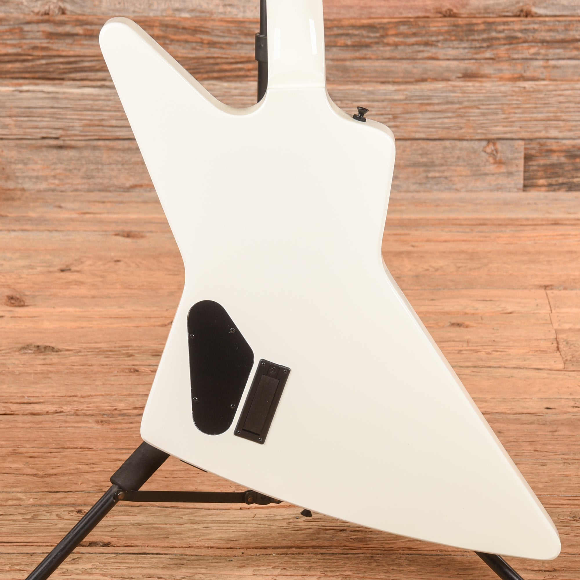 84 Explorer Epiphone '84 Explorer-EX Alpine White 2019 – Chicago Music Exchange